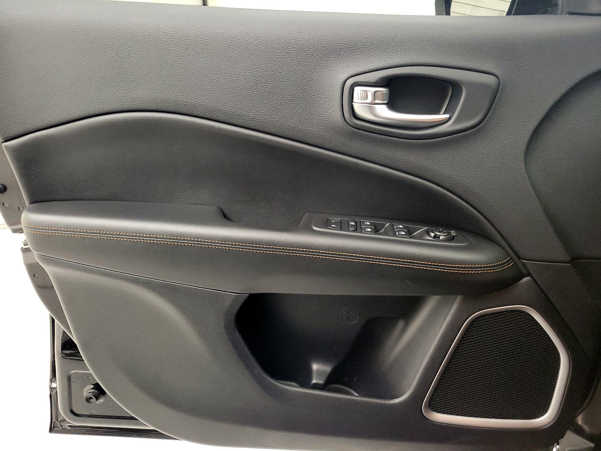 Thumbnail: 2021 Jeep Compass - 12