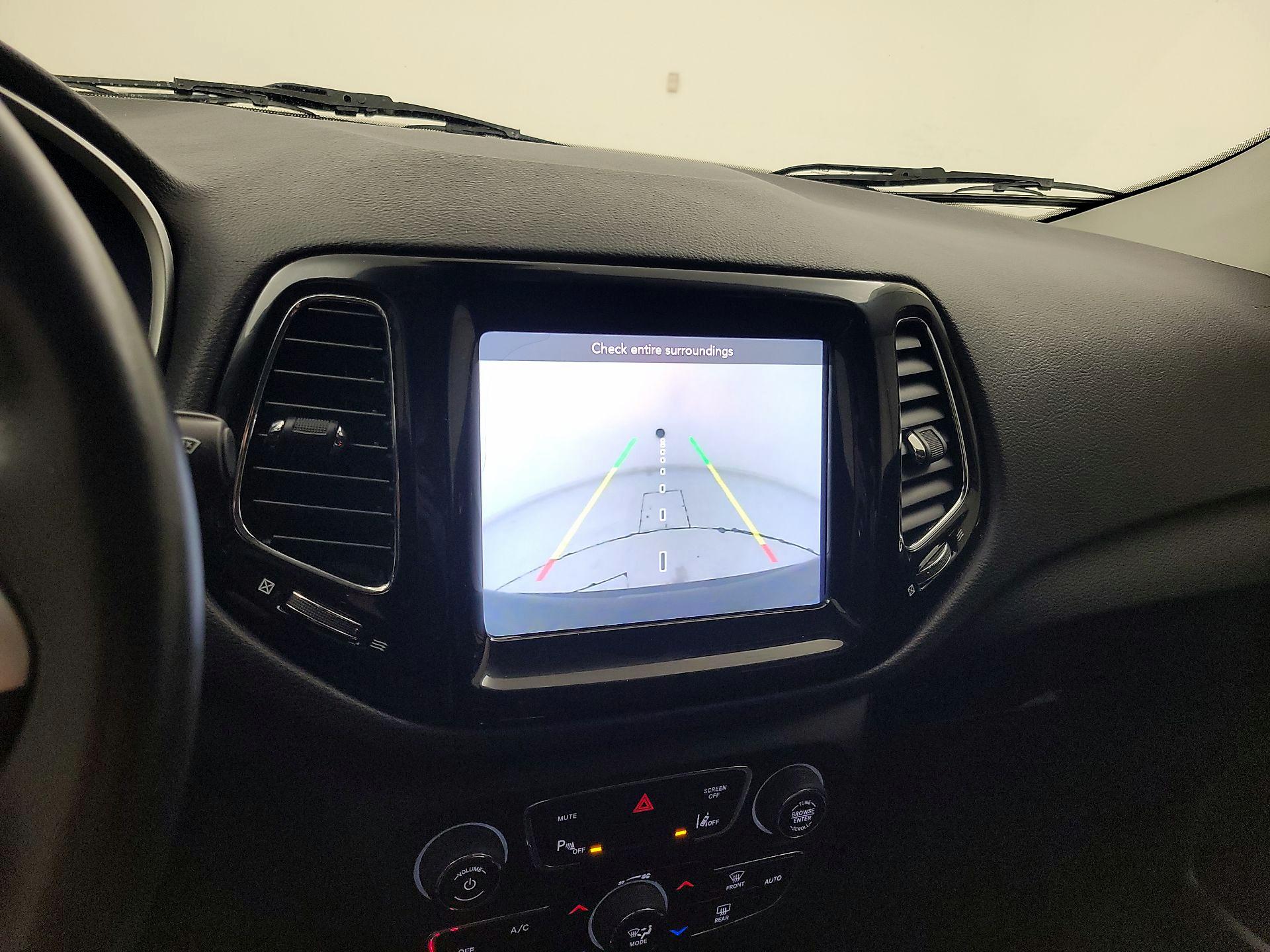 Thumbnail: 2021 Jeep Compass - 14