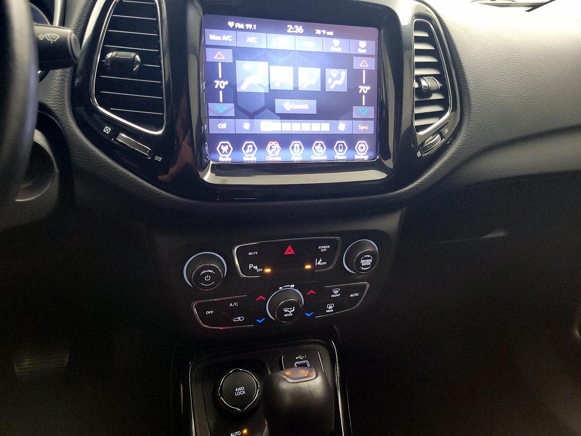 Thumbnail: 2021 Jeep Compass - 16