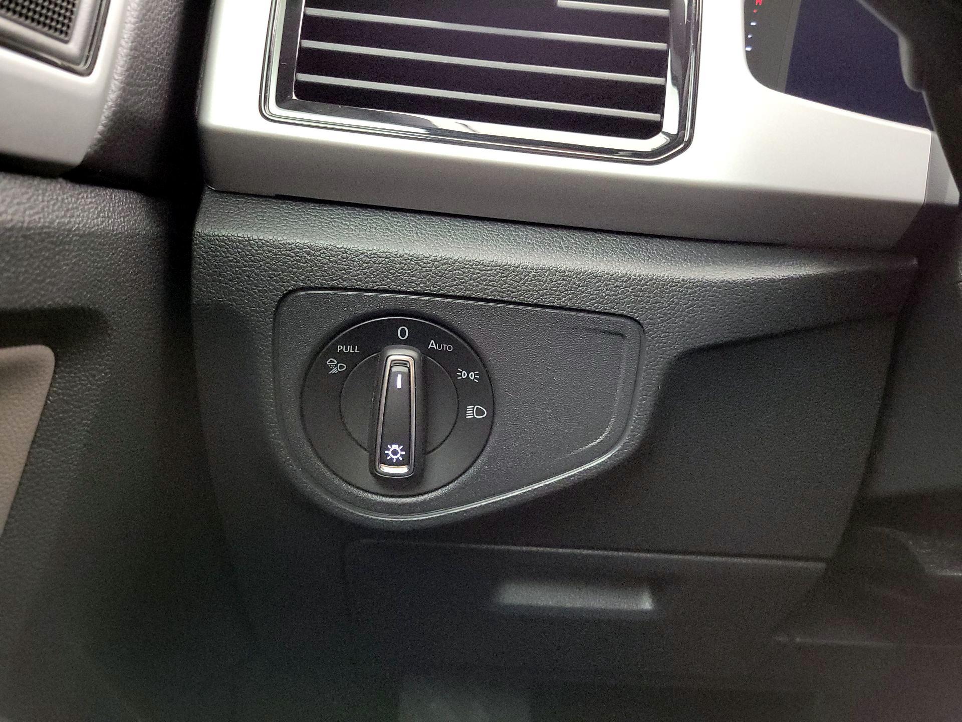 Thumbnail: 2022 Volkswagen Atlas - 13