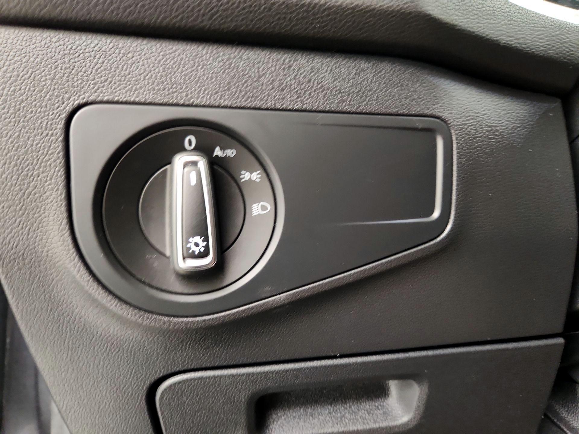 Thumbnail: 2019 Volkswagen Tiguan - 13