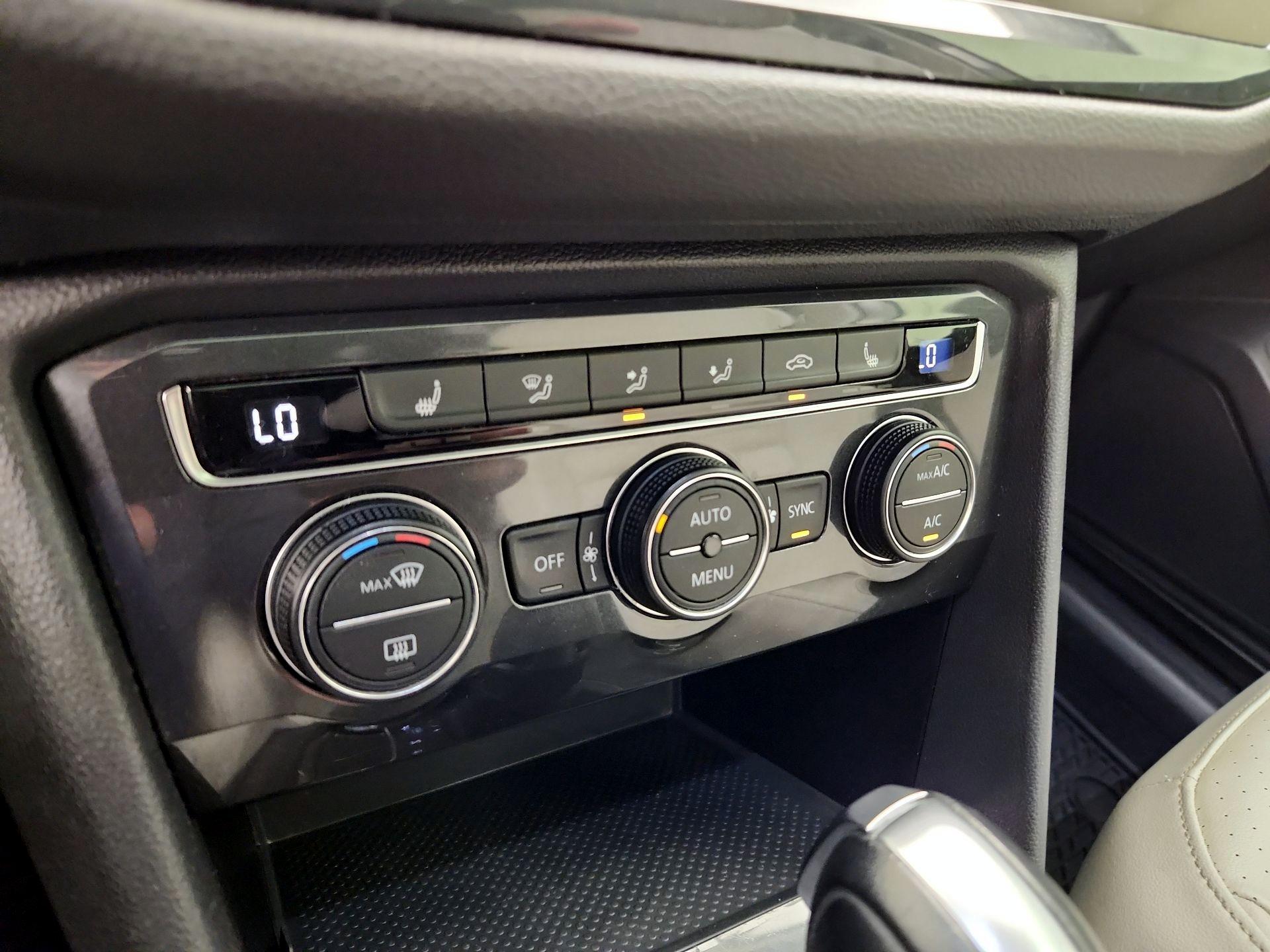 Thumbnail: 2019 Volkswagen Tiguan - 16