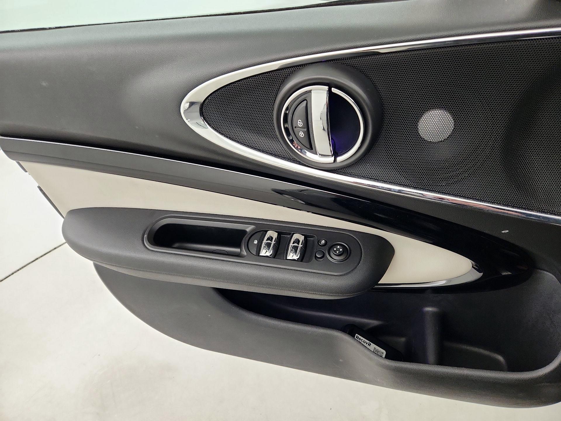 Thumbnail: 2016 MINI Cooper Clubman - 12