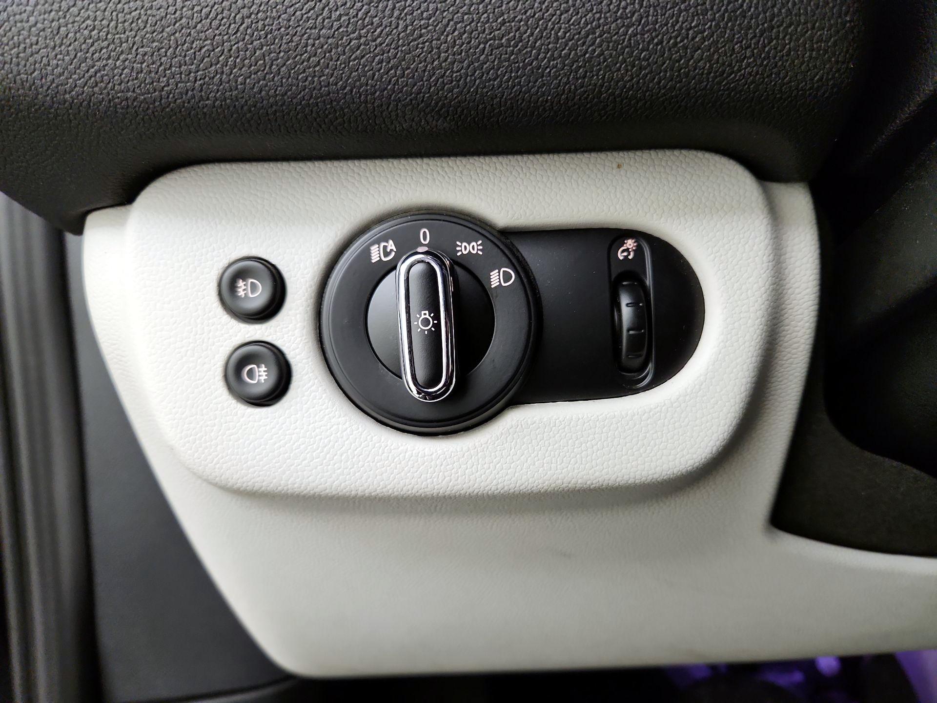 Thumbnail: 2016 MINI Cooper Clubman - 13