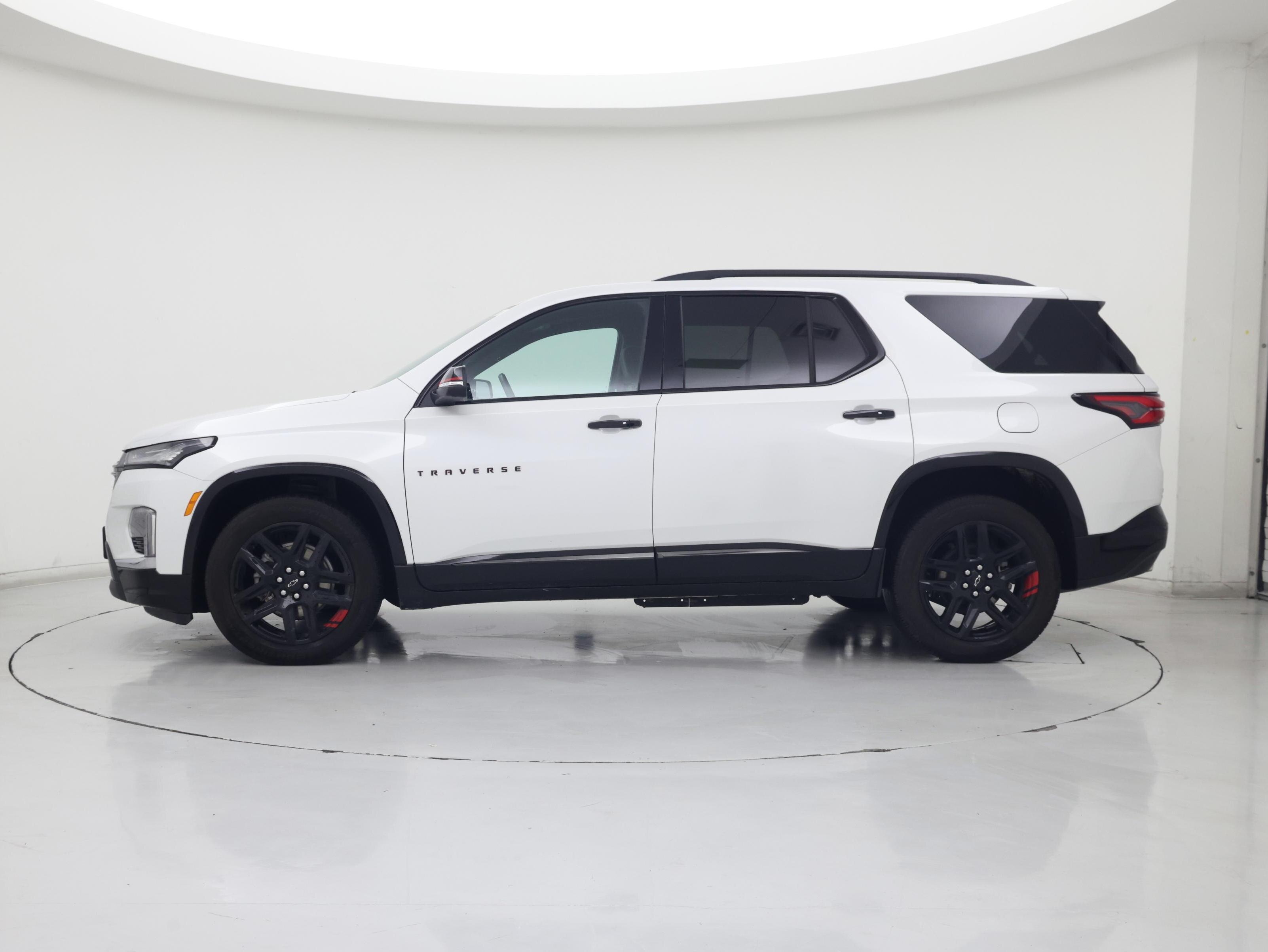 Thumbnail: 2024 Chevrolet Traverse - 3