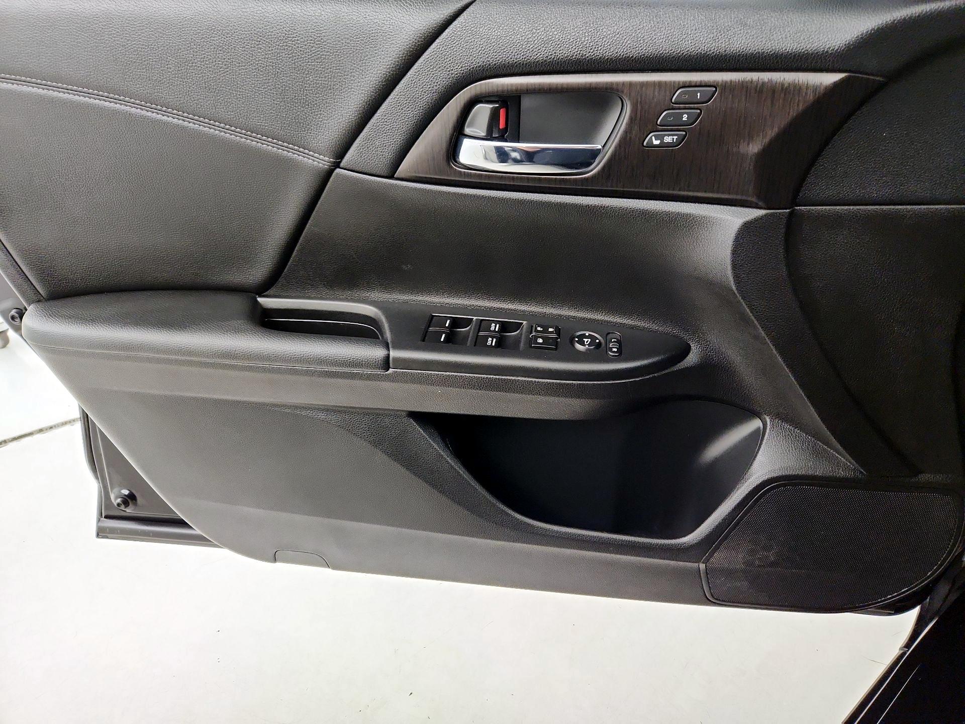 Thumbnail: 2015 Honda Accord - 12