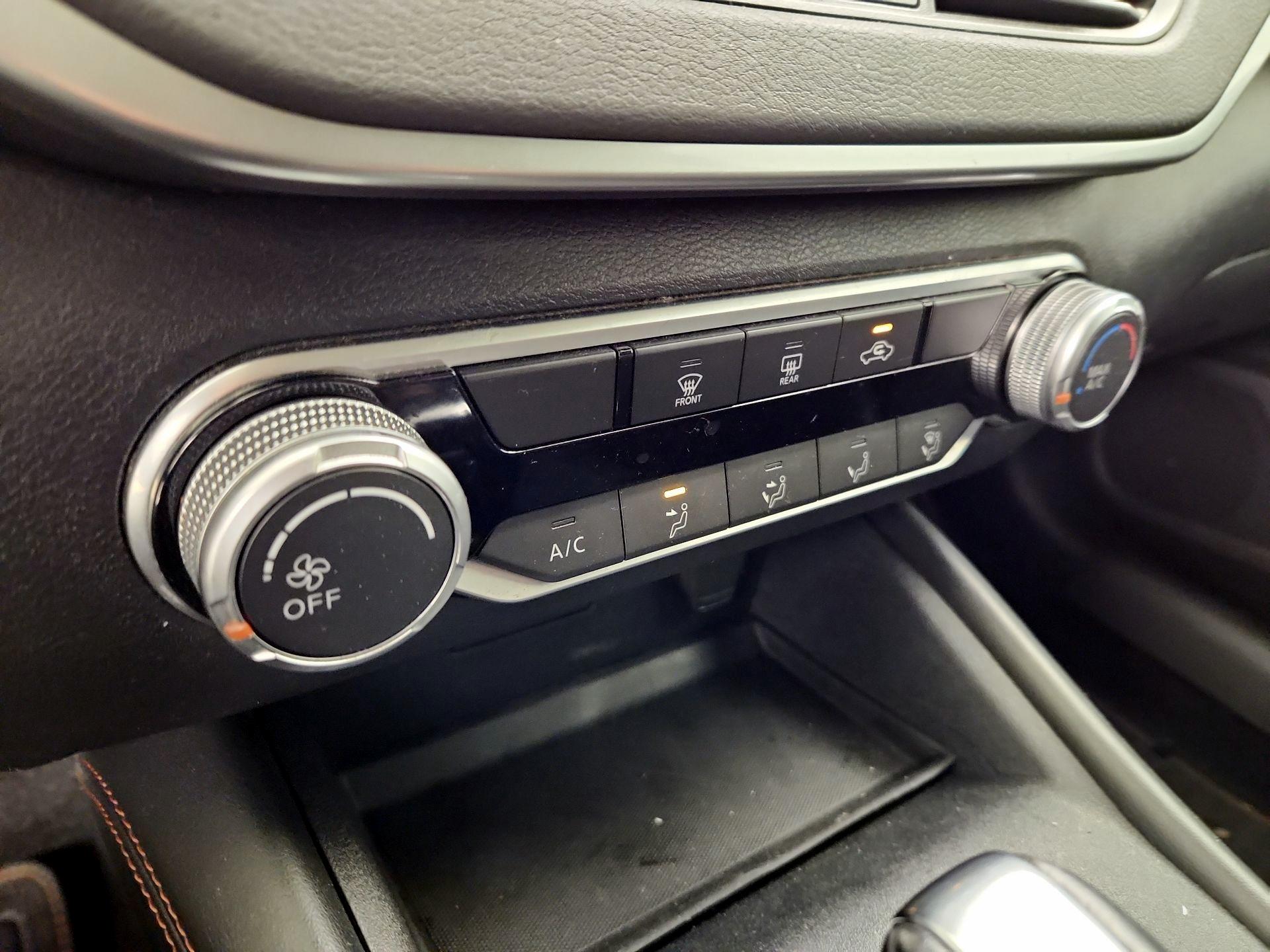 Thumbnail: 2020 Nissan Altima - 16