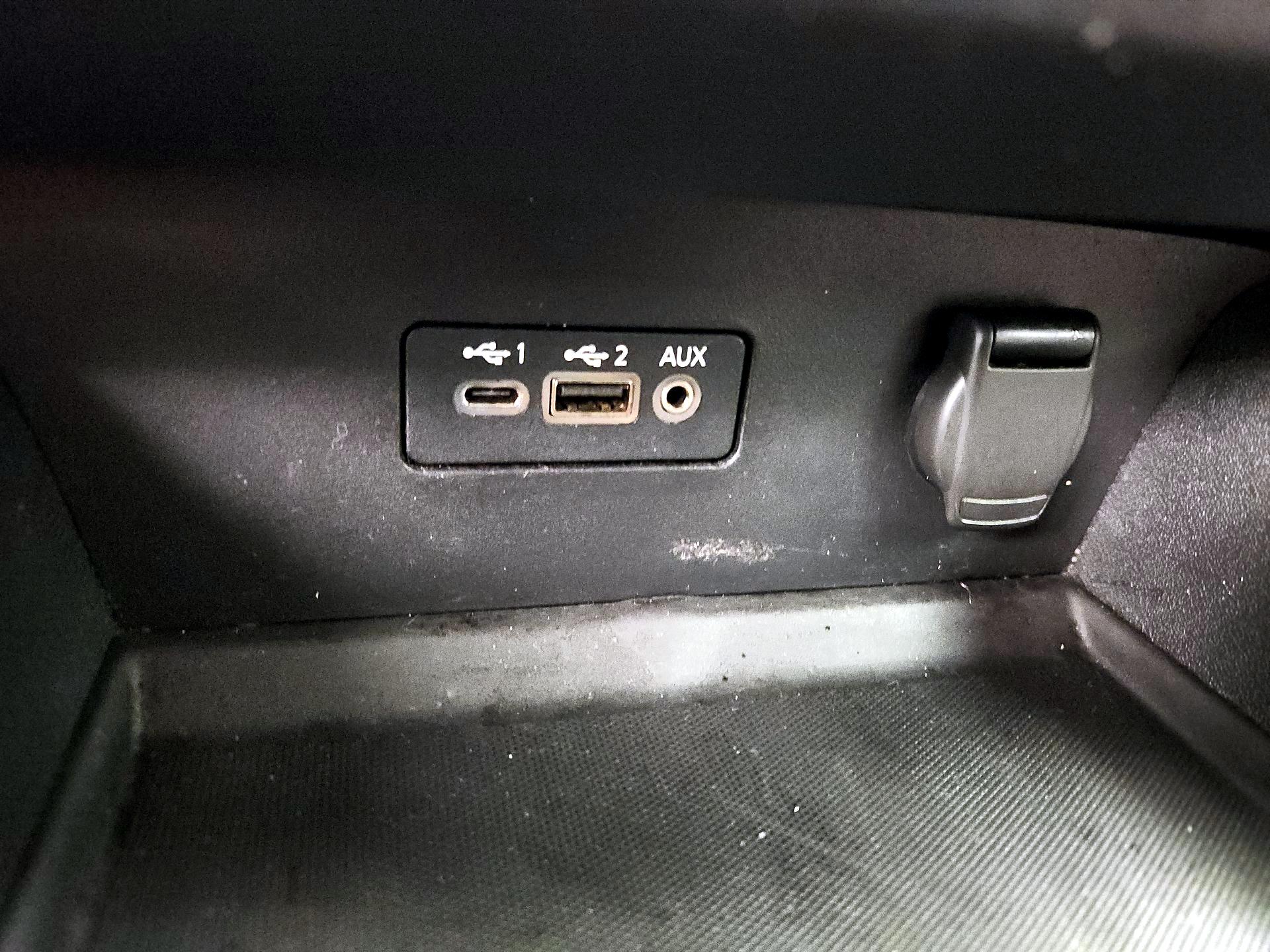 Thumbnail: 2020 Nissan Altima - 18