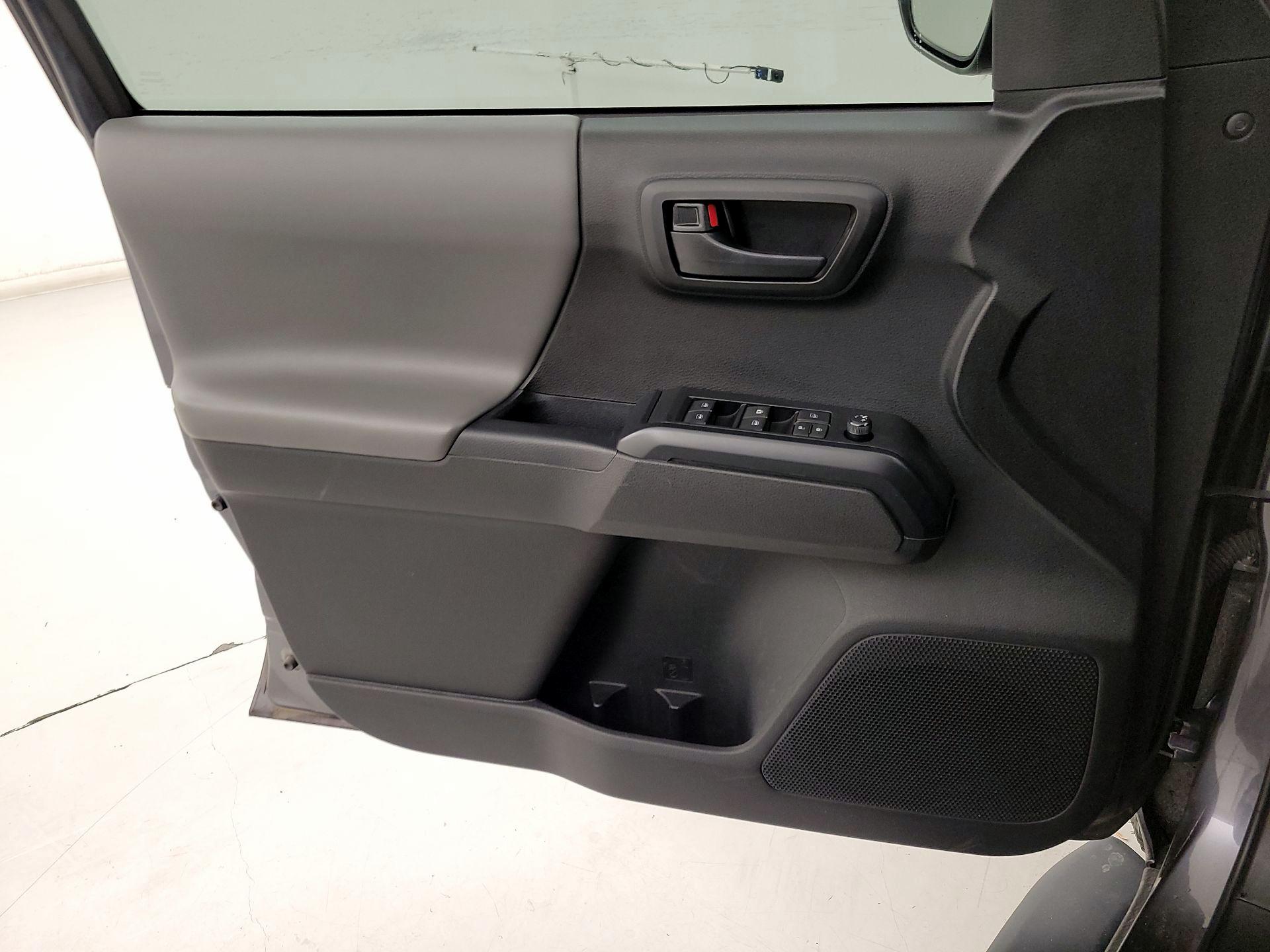 Thumbnail: 2022 Toyota Tacoma - 12