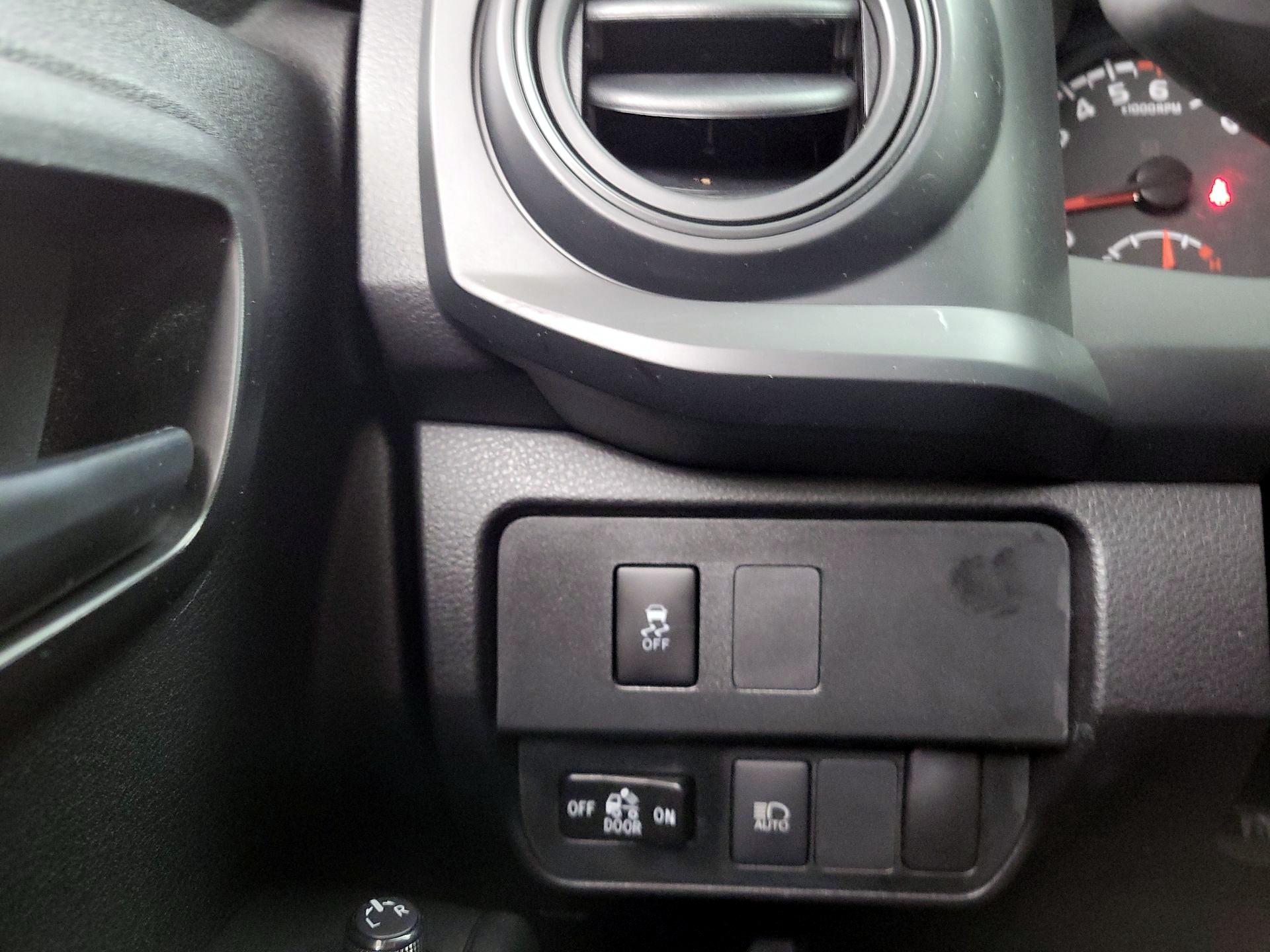 Thumbnail: 2022 Toyota Tacoma - 13