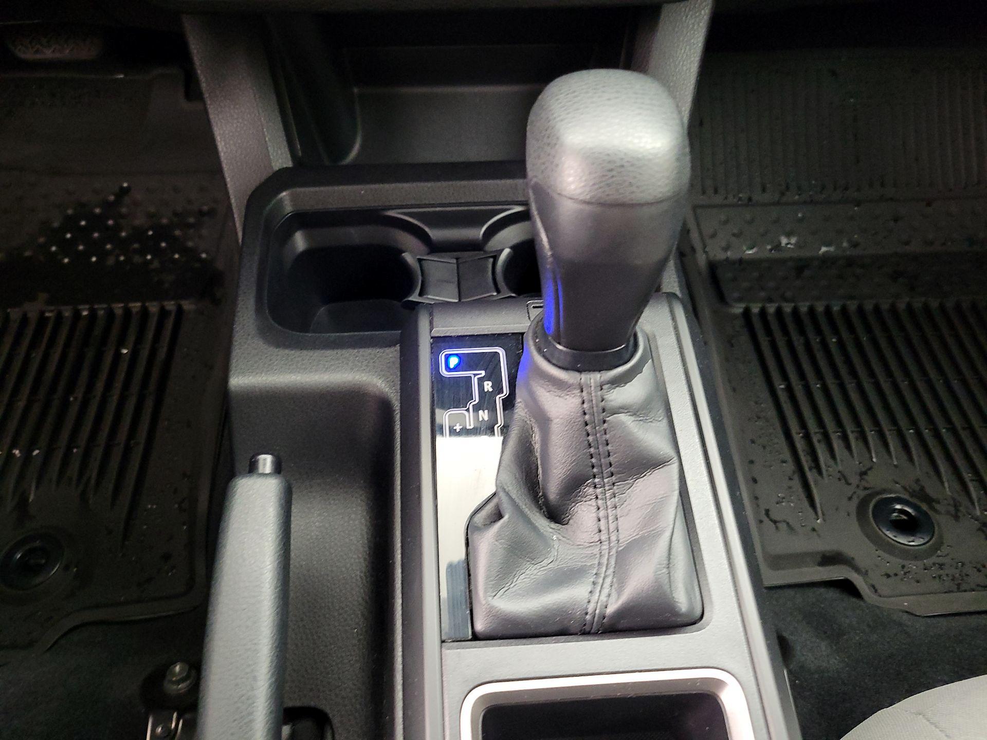 Thumbnail: 2022 Toyota Tacoma - 17