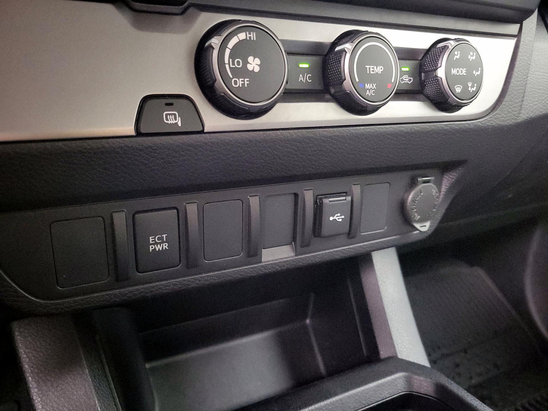 Thumbnail: 2022 Toyota Tacoma - 18