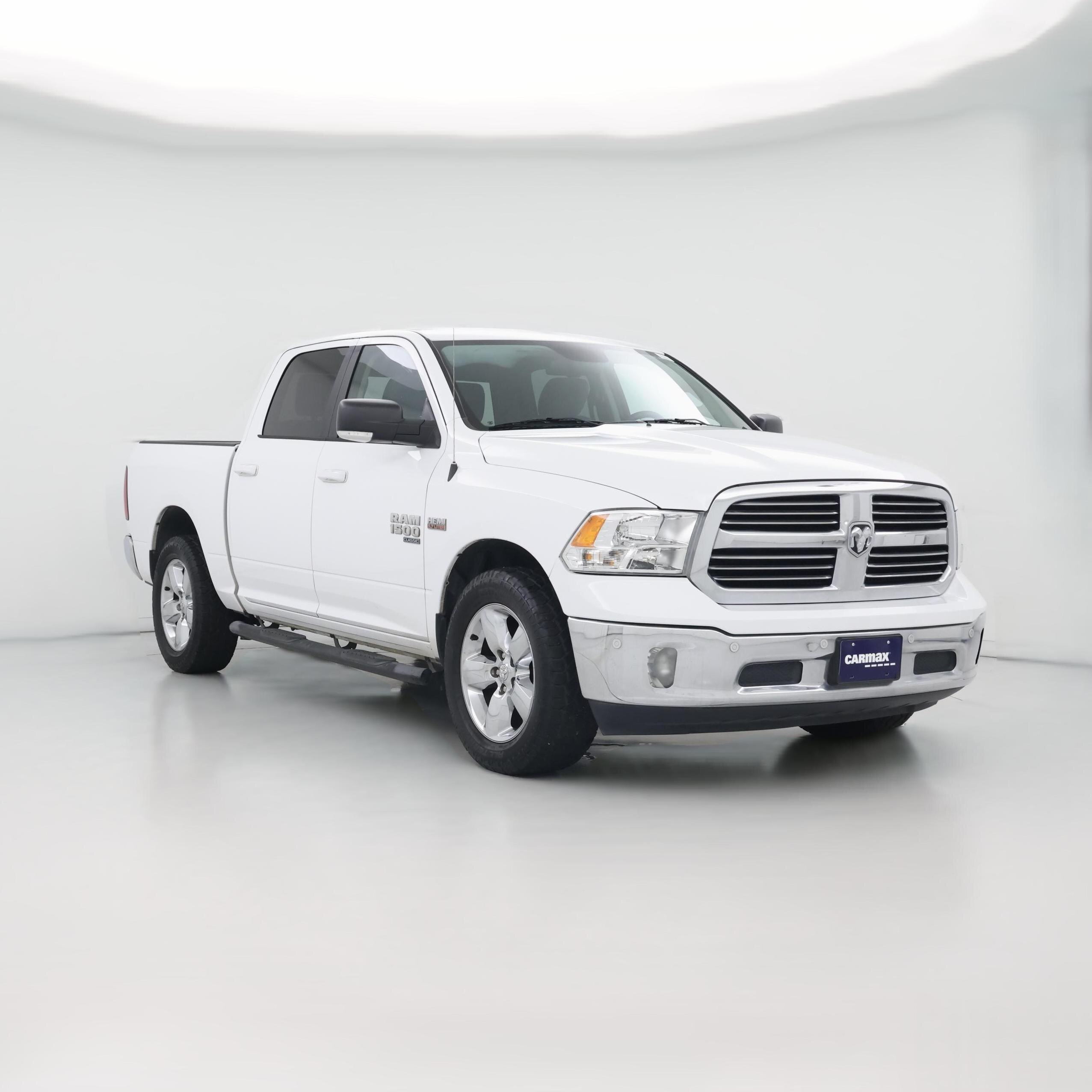 Thumbnail: 2019 RAM 1500 Classic - 1