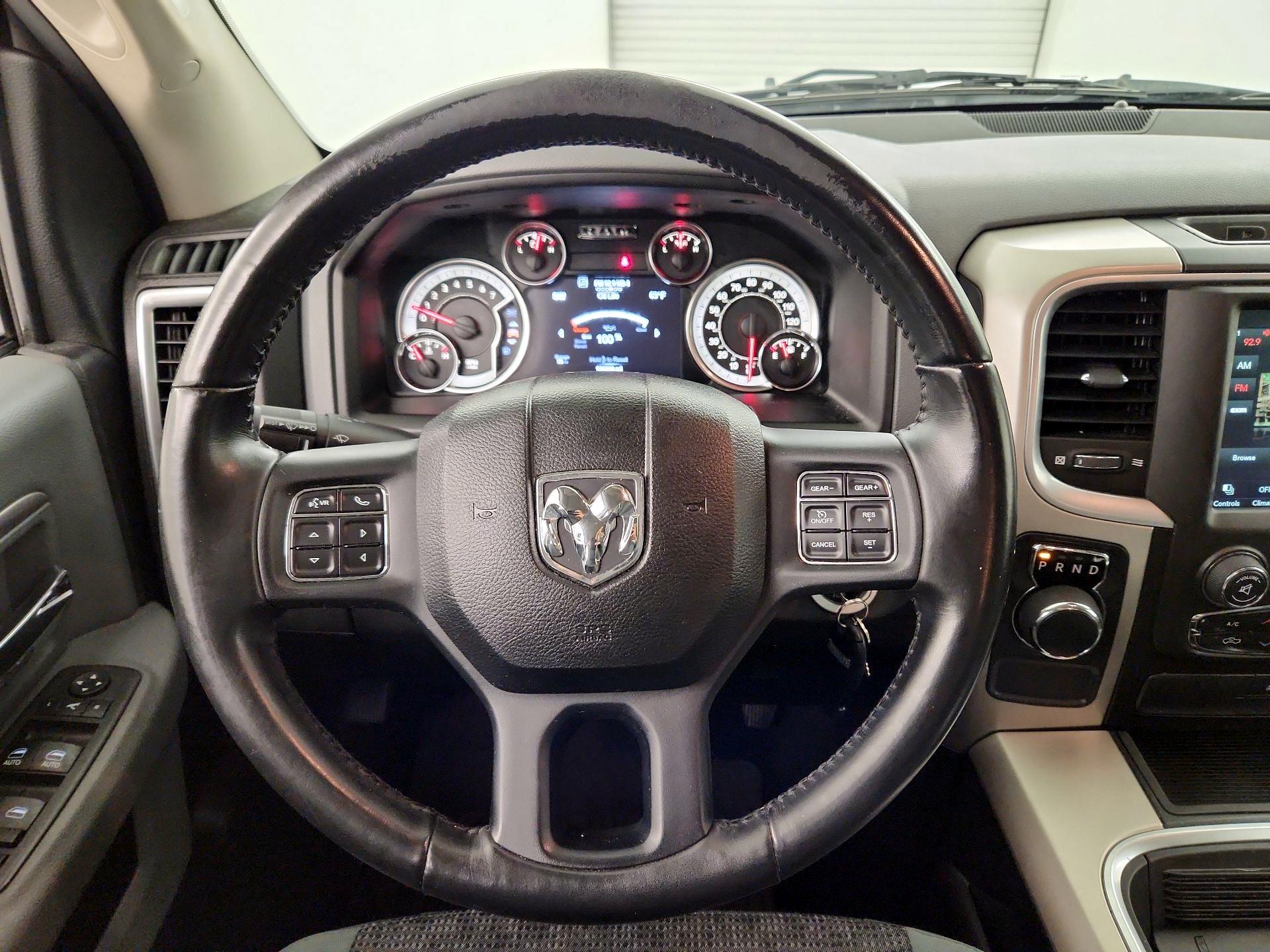 Thumbnail: 2019 RAM 1500 Classic - 10