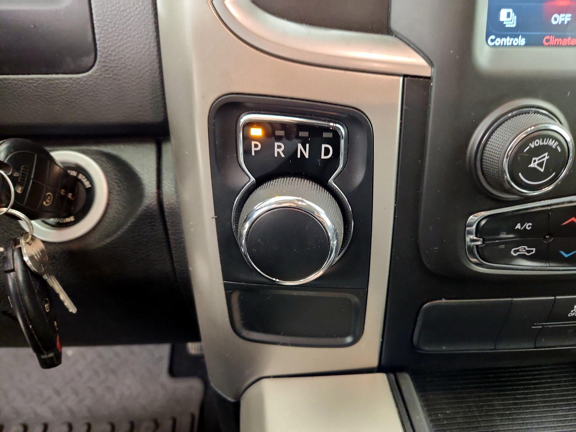 Thumbnail: 2019 RAM 1500 Classic - 17