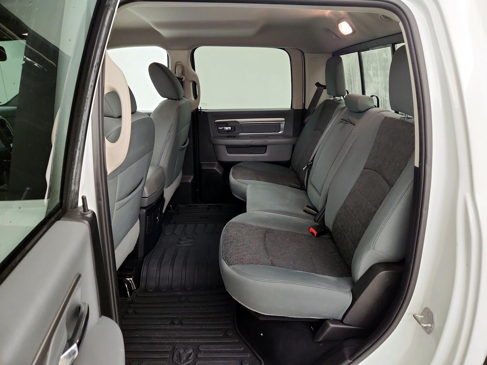 Thumbnail: 2019 RAM 1500 Classic - 19