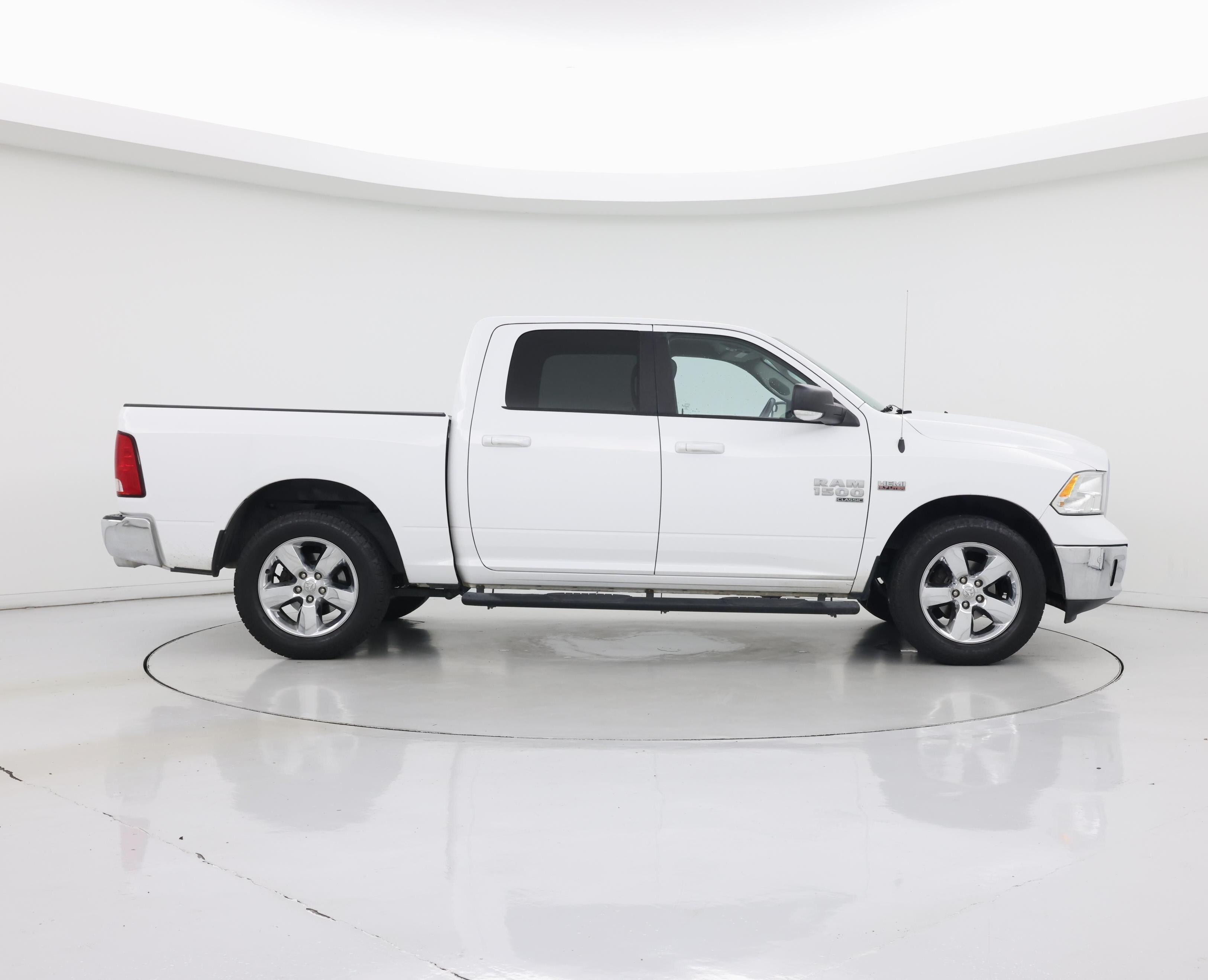 Thumbnail: 2019 RAM 1500 Classic - 7