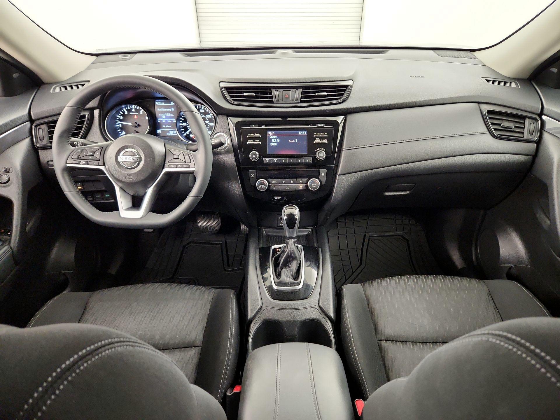 Thumbnail: 2017 Nissan Rogue - 9