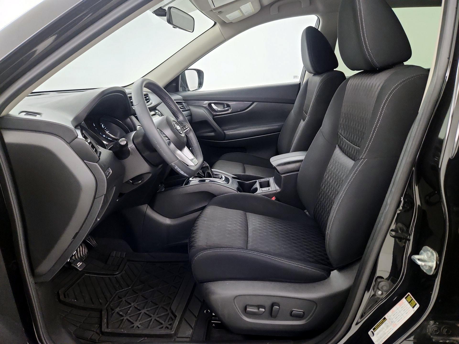 Thumbnail: 2017 Nissan Rogue - 11