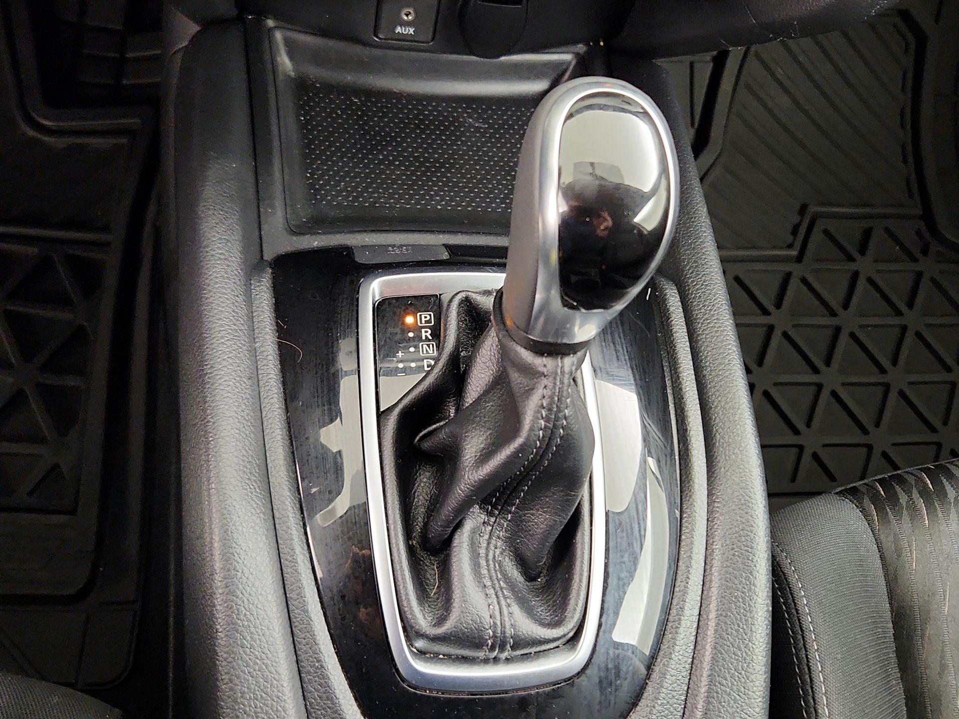 Thumbnail: 2017 Nissan Rogue - 17