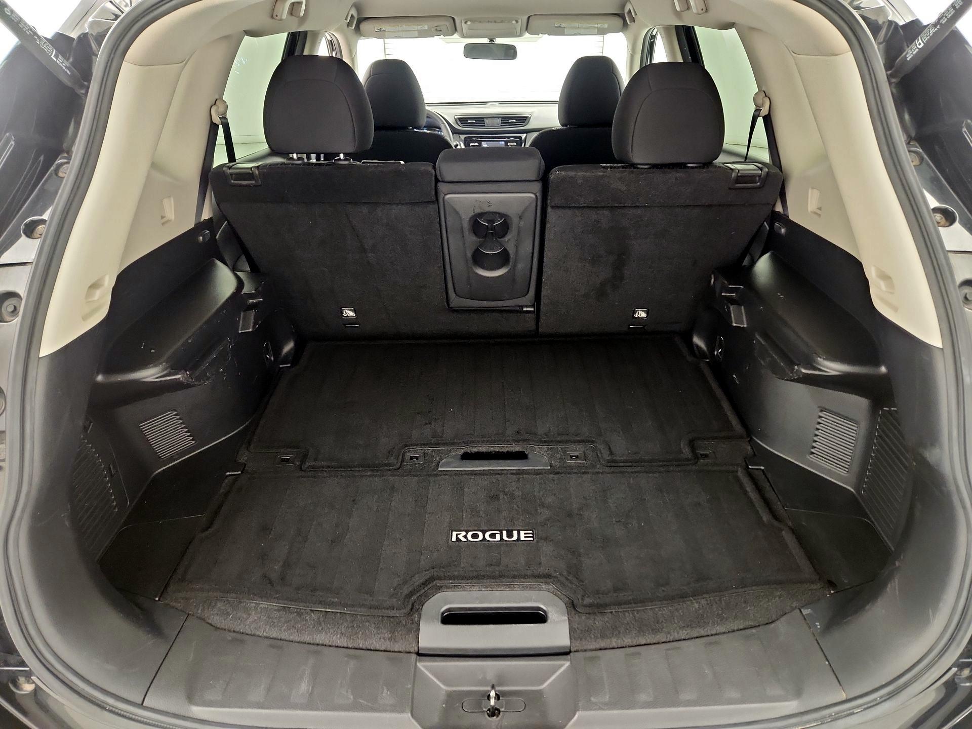 Thumbnail: 2017 Nissan Rogue - 20