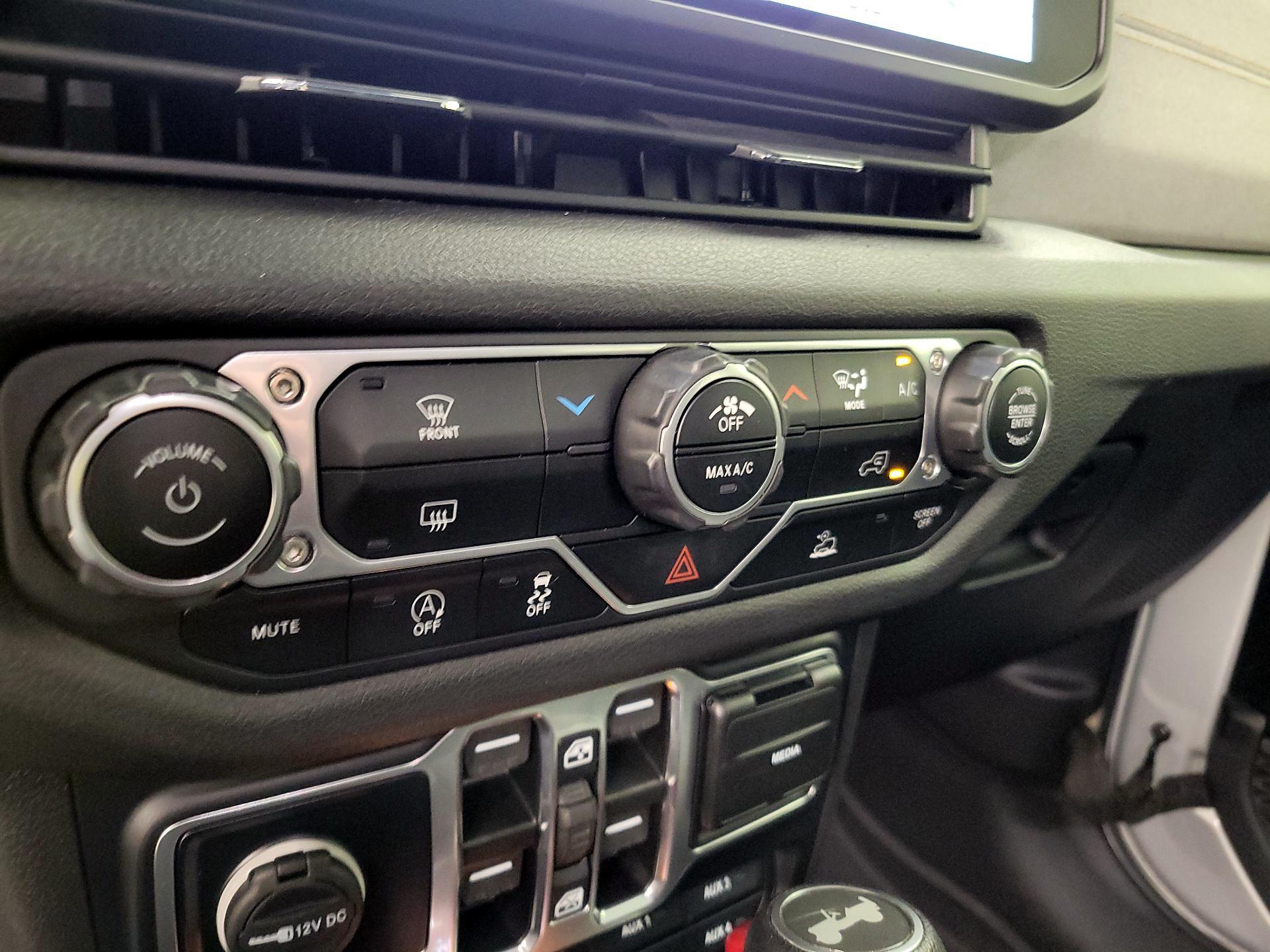 Thumbnail: 2024 Jeep Wrangler - 16