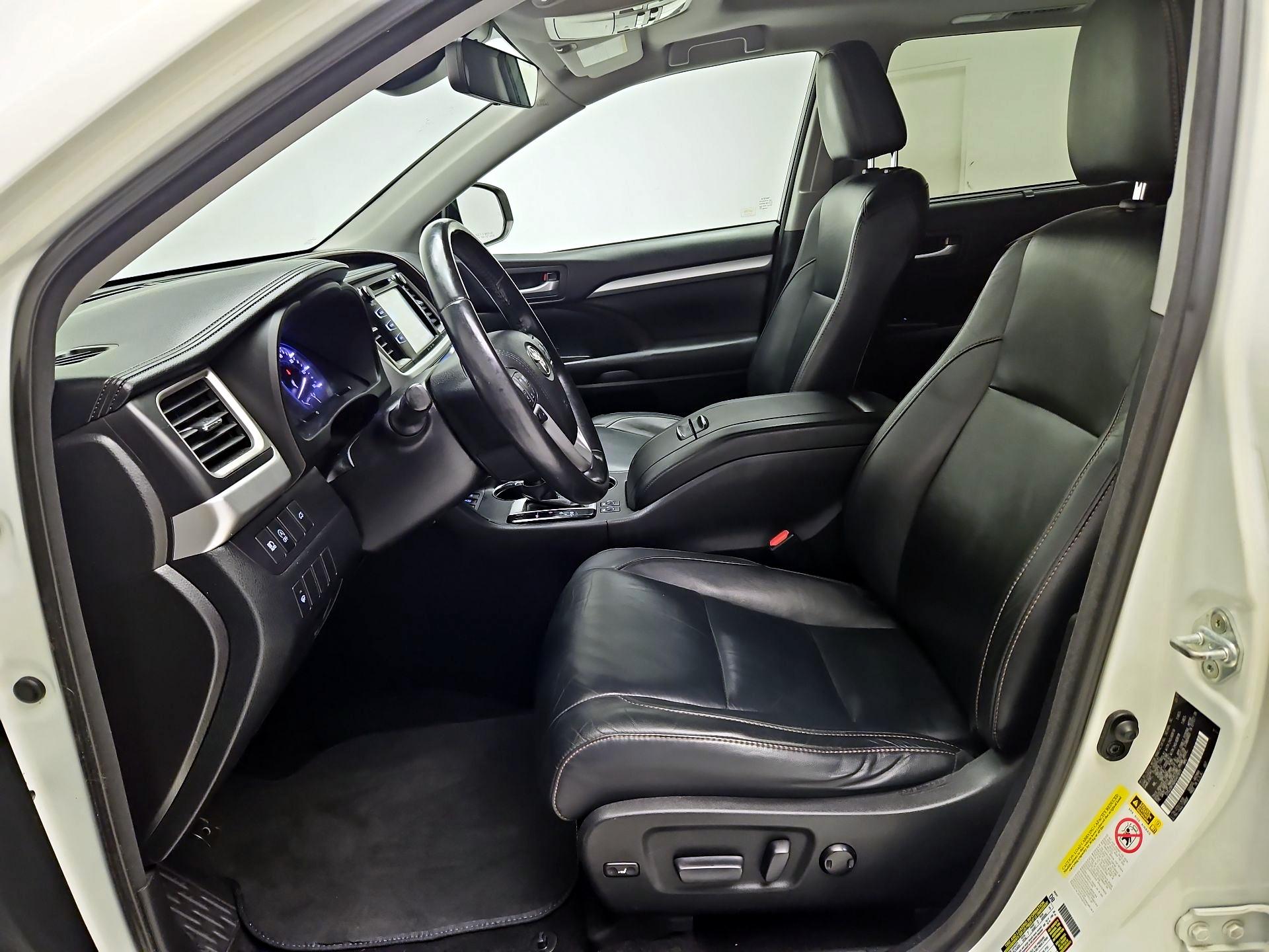 Thumbnail: 2017 Toyota Highlander - 11