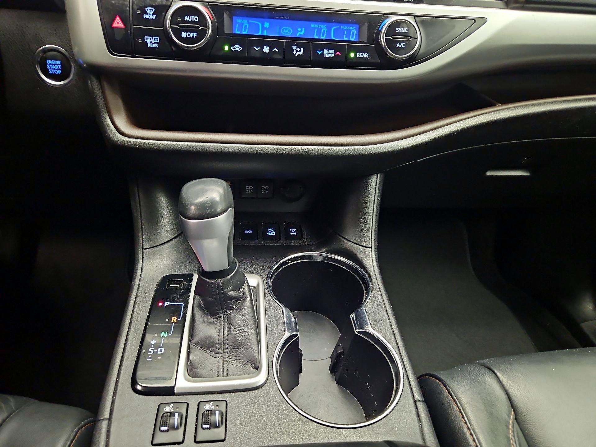 Thumbnail: 2017 Toyota Highlander - 16