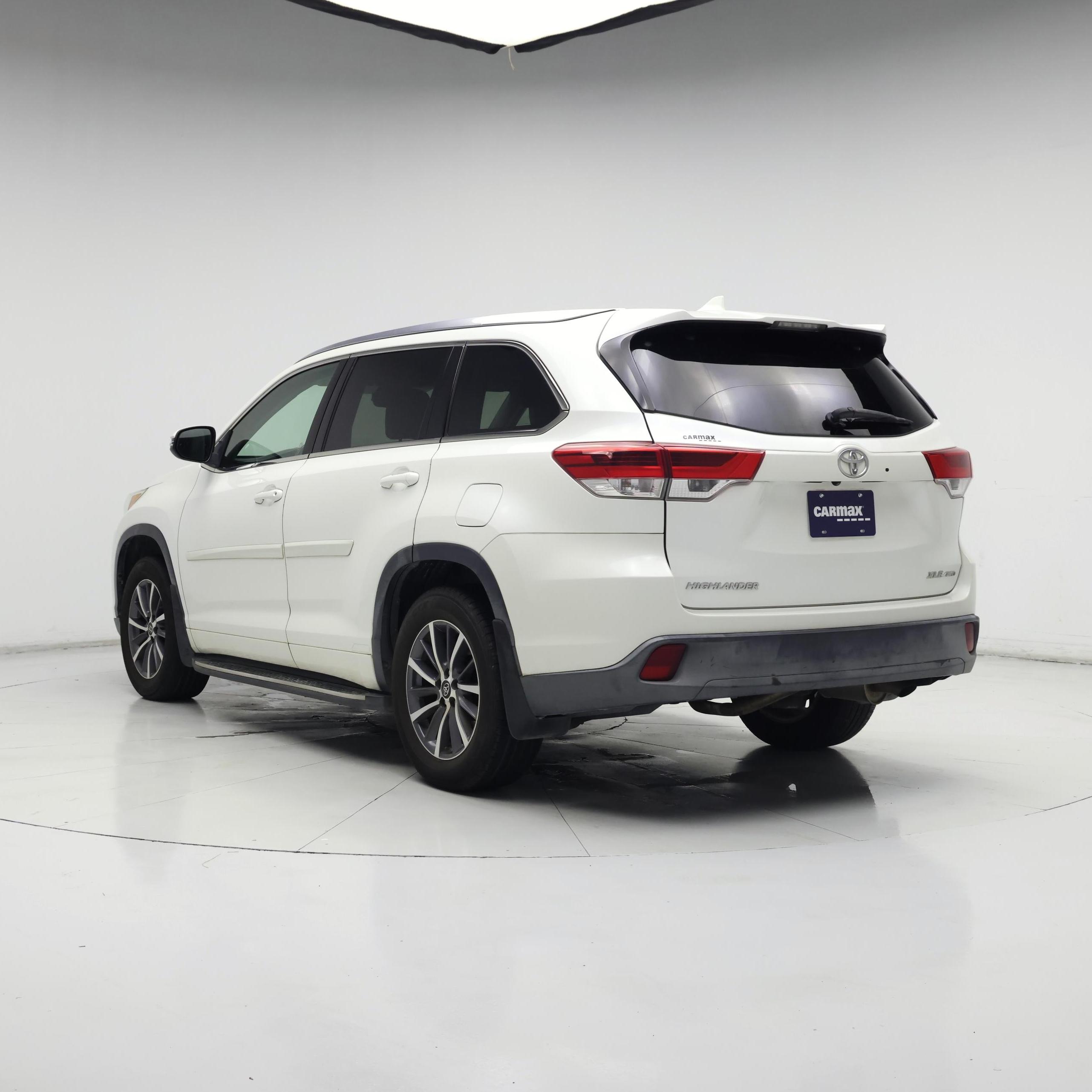 Thumbnail: 2017 Toyota Highlander - 2