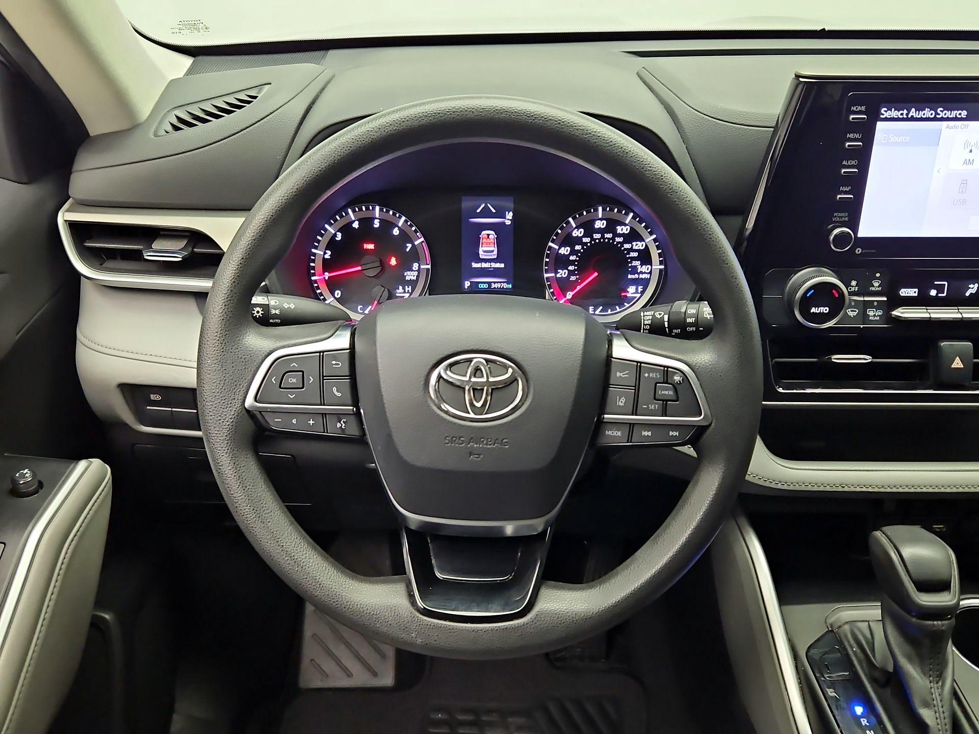 Thumbnail: 2021 Toyota Highlander - 10