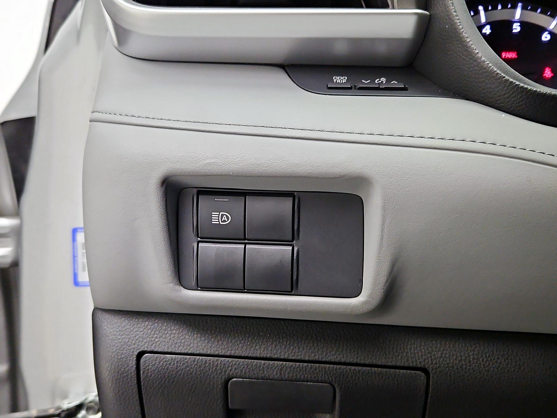 Thumbnail: 2021 Toyota Highlander - 13