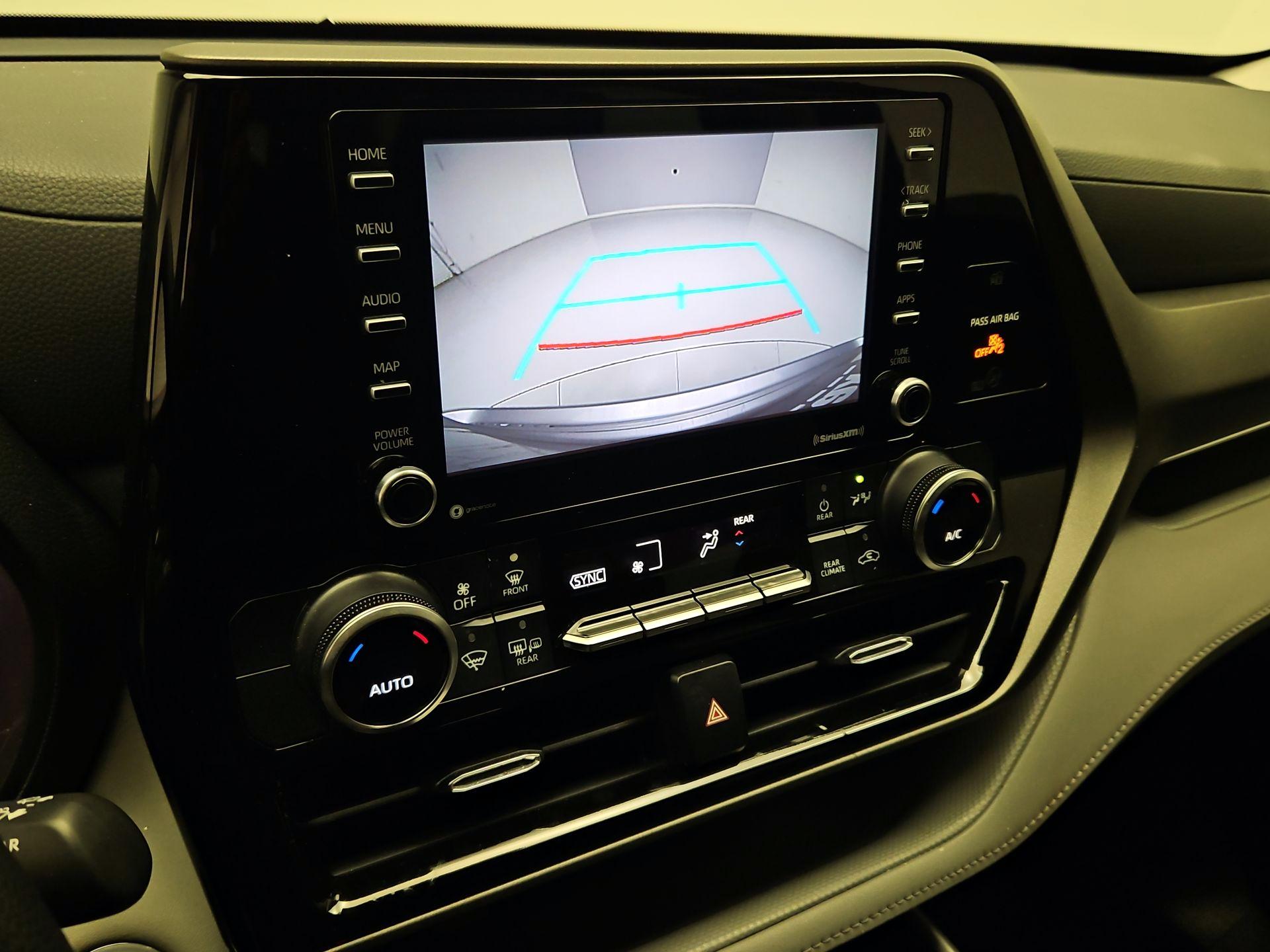 Thumbnail: 2021 Toyota Highlander - 14