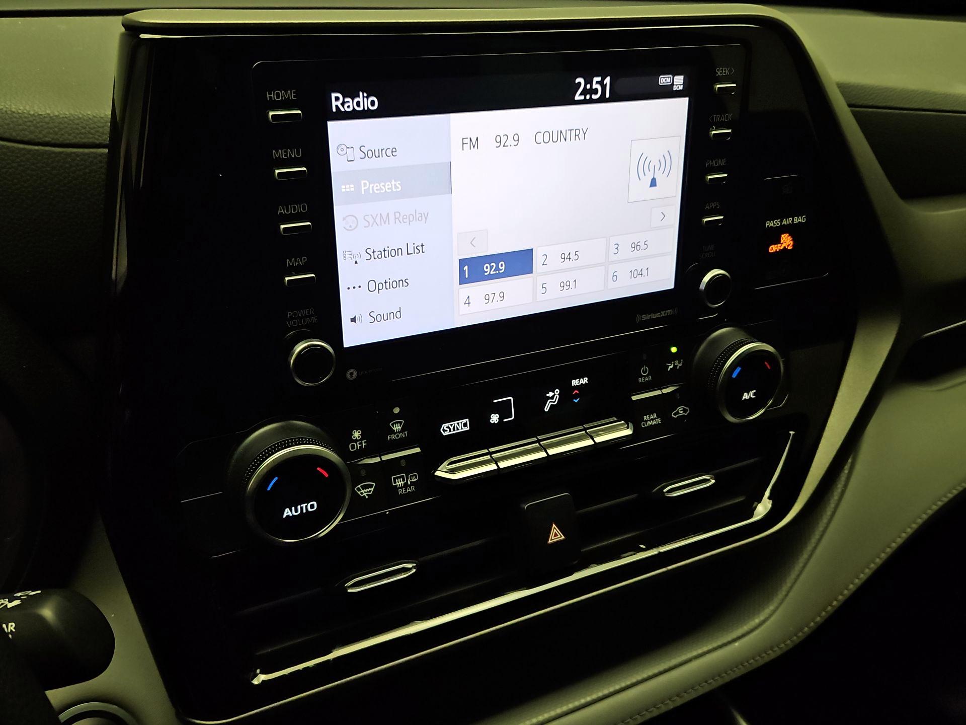 Thumbnail: 2021 Toyota Highlander - 15