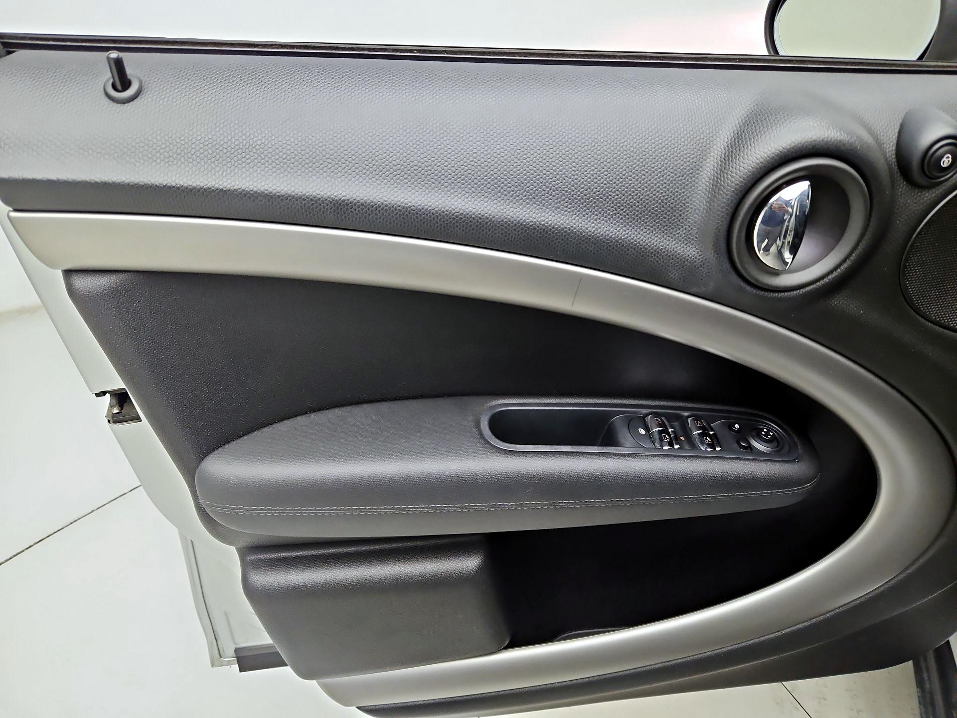 Thumbnail: 2016 MINI Cooper Countryman - 12