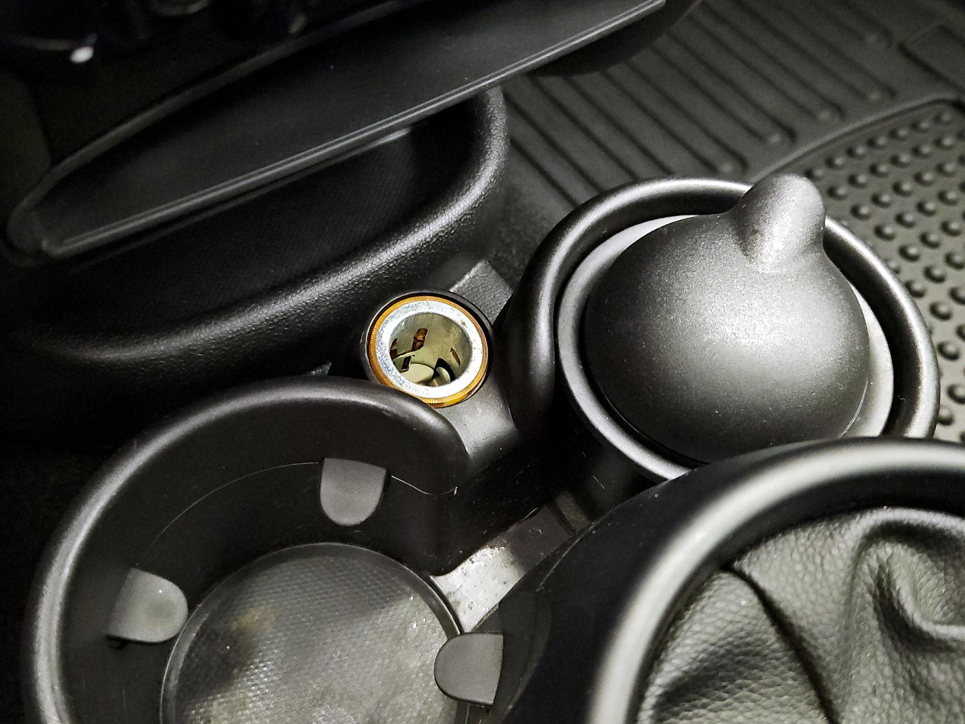 Thumbnail: 2016 MINI Cooper Countryman - 16