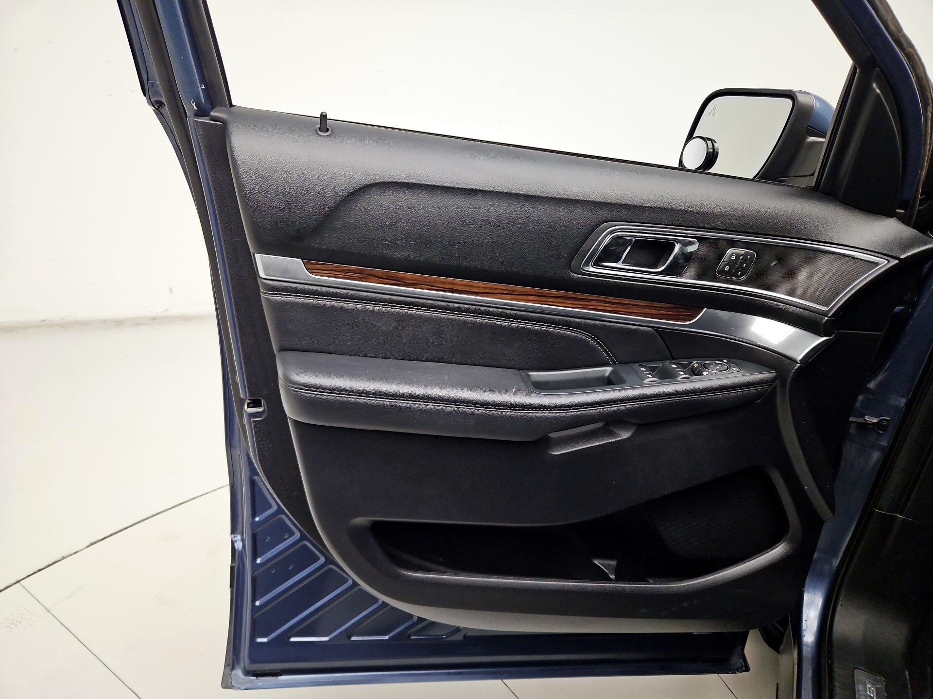 Thumbnail: 2019 Ford Explorer - 12