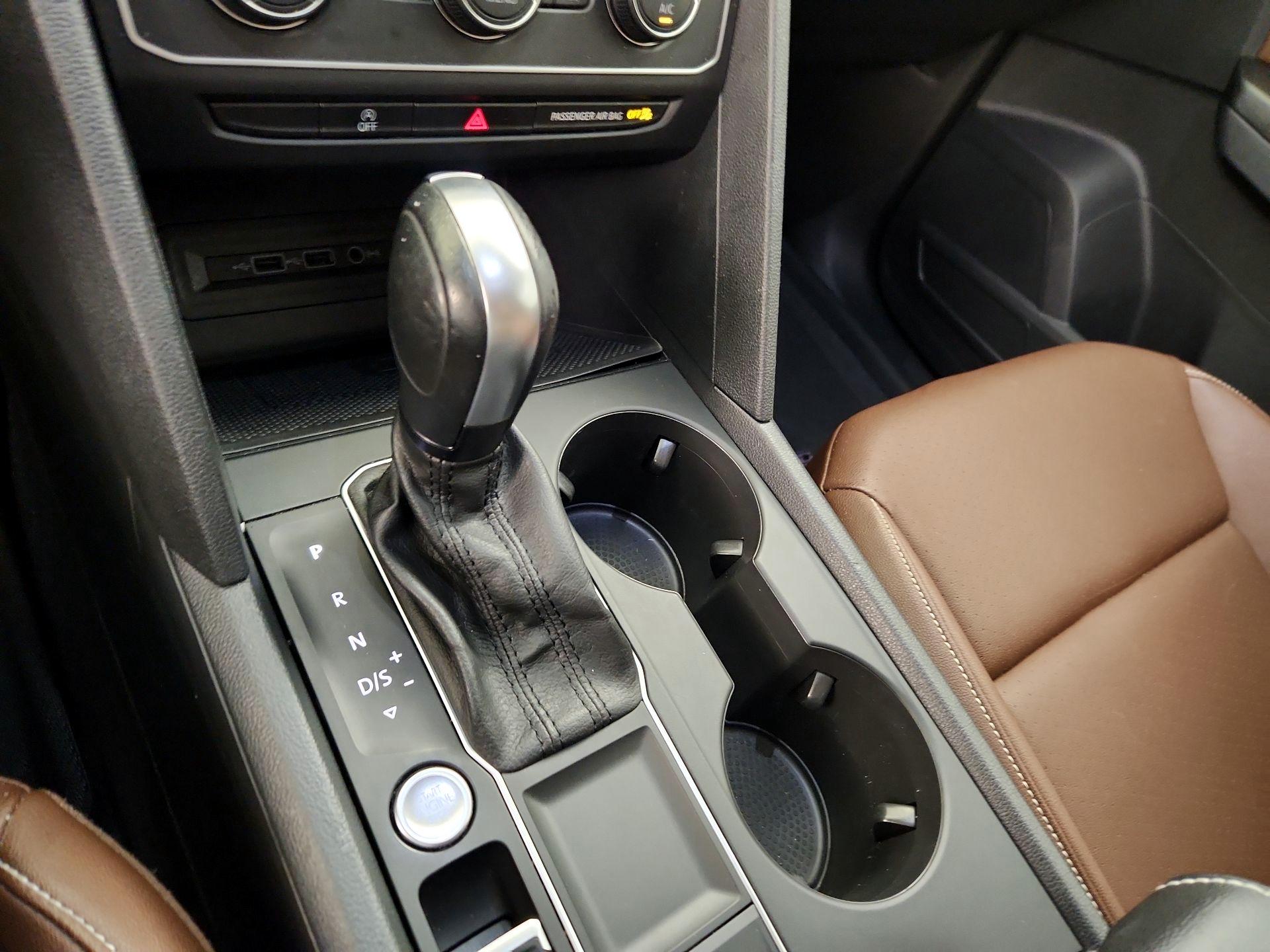 Thumbnail: 2021 Volkswagen Atlas - 17