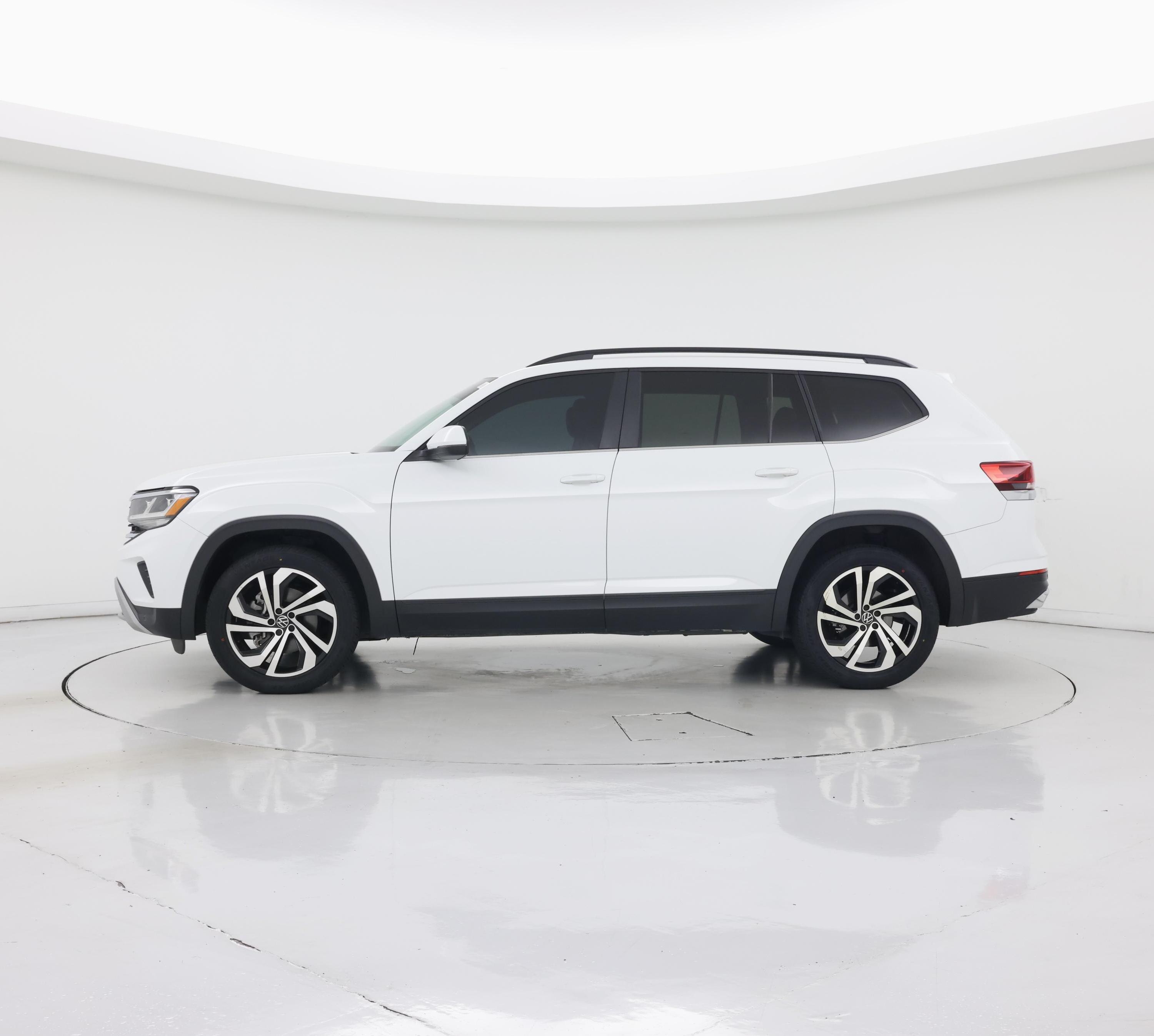 Thumbnail: 2021 Volkswagen Atlas - 3