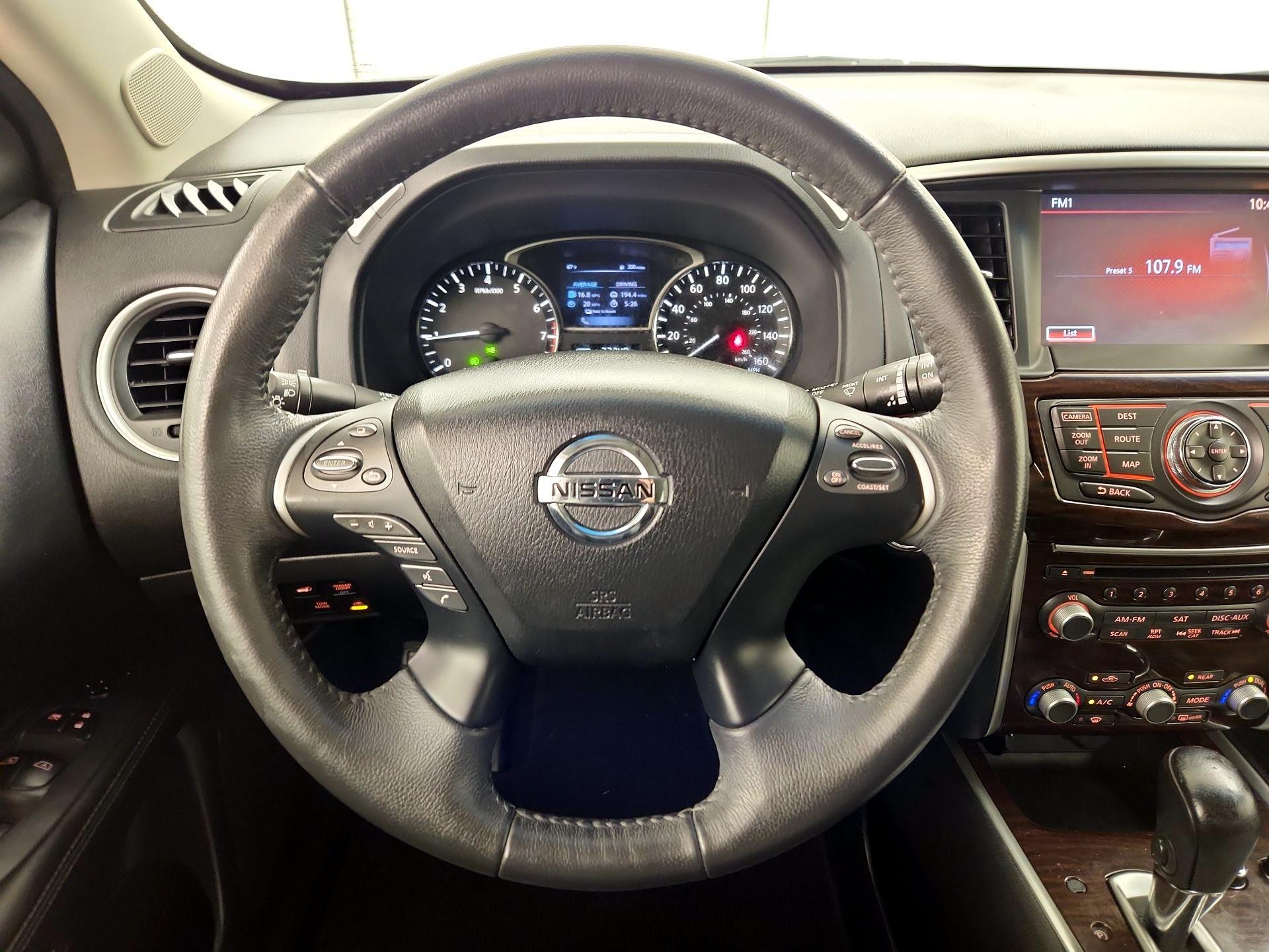 Thumbnail: 2015 Nissan Pathfinder - 10