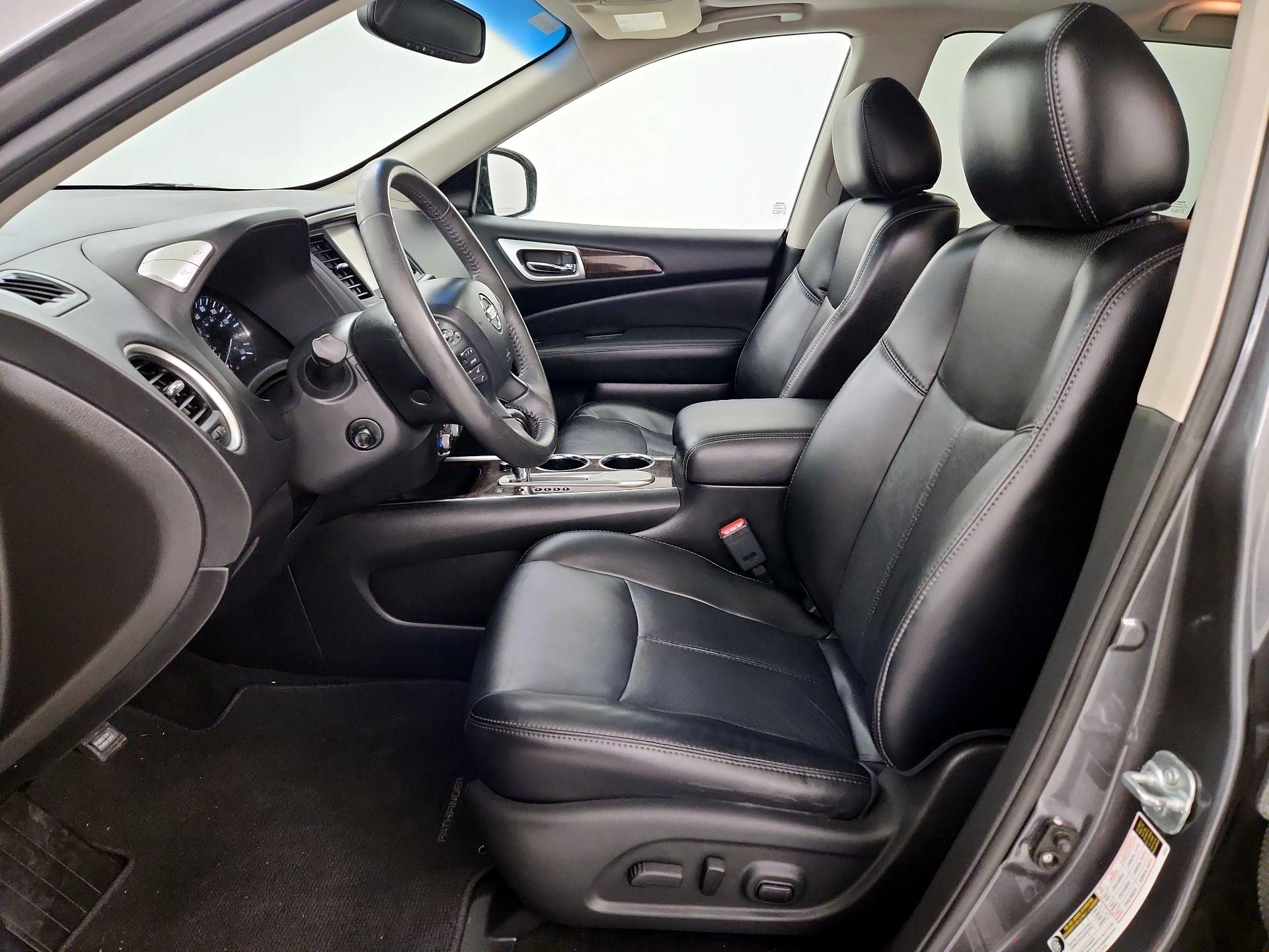 Thumbnail: 2015 Nissan Pathfinder - 11