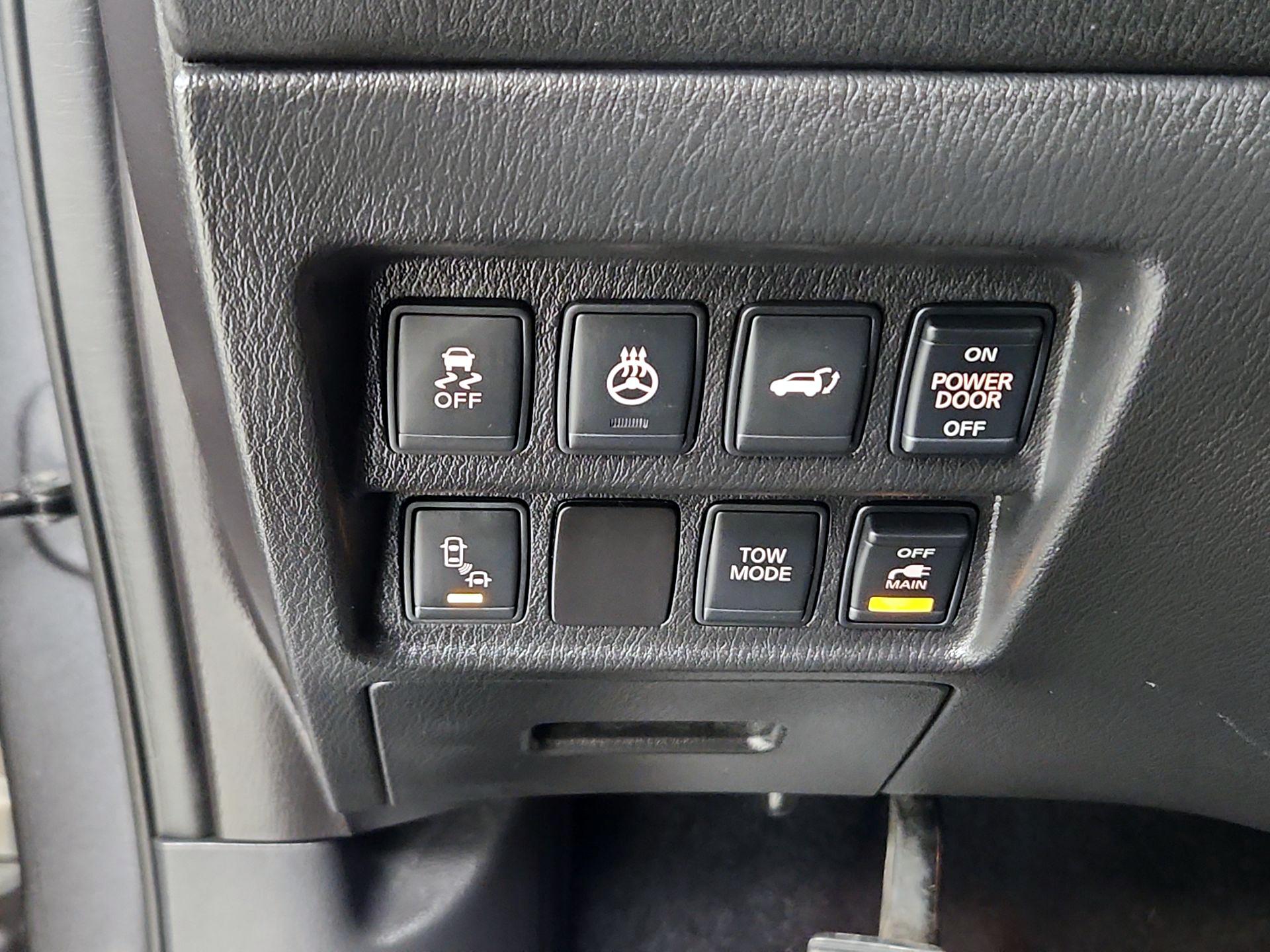 Thumbnail: 2015 Nissan Pathfinder - 13