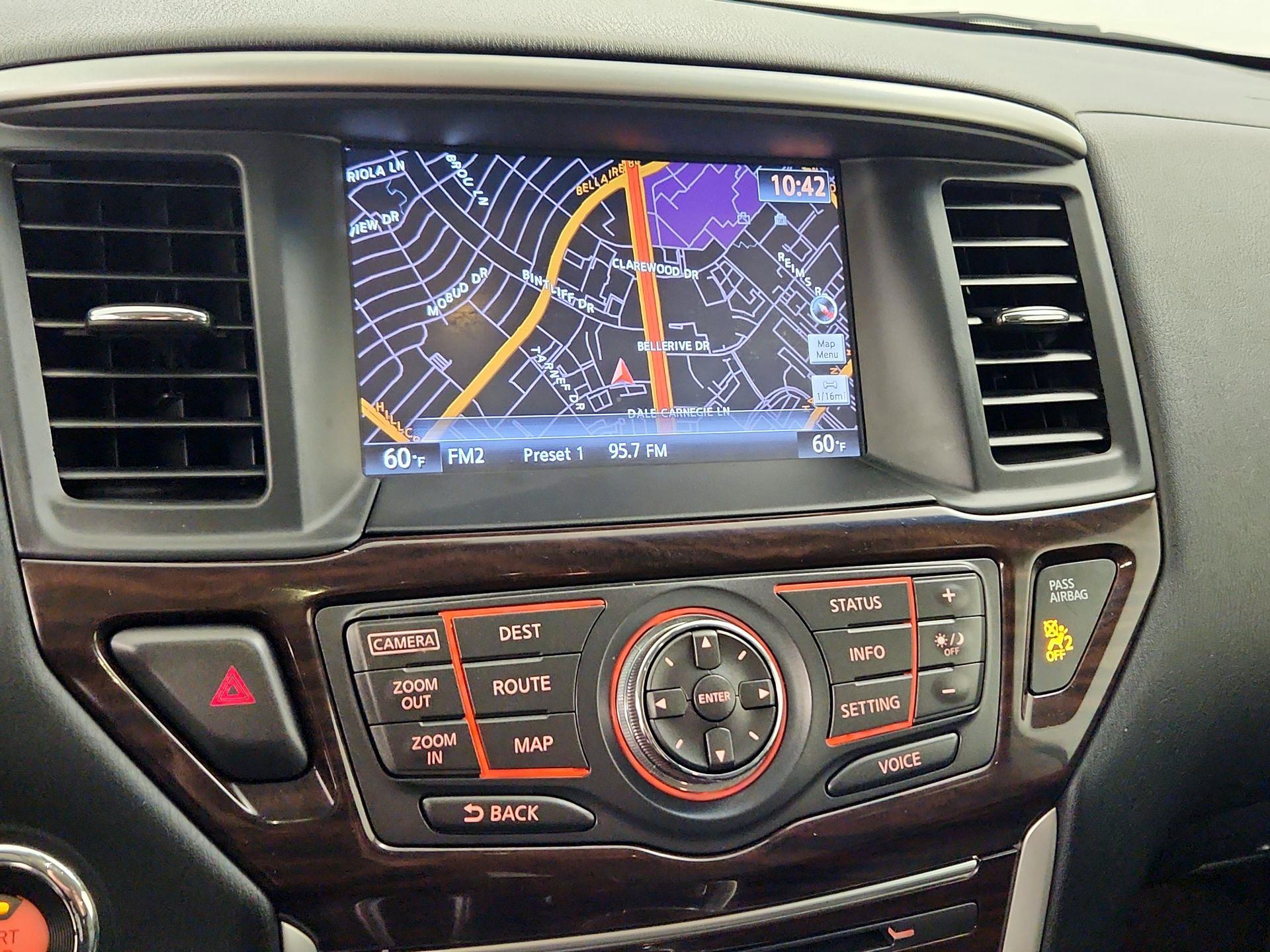 Thumbnail: 2015 Nissan Pathfinder - 14