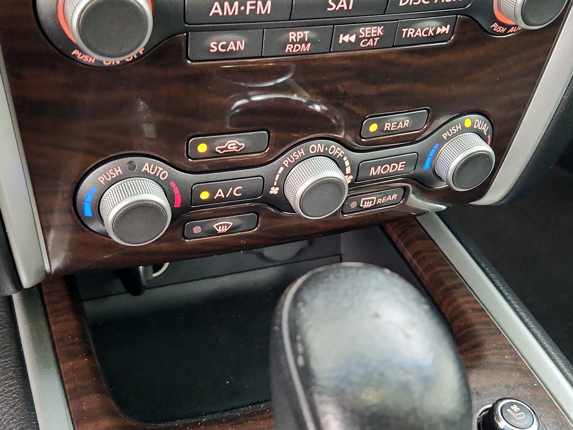 Thumbnail: 2015 Nissan Pathfinder - 17