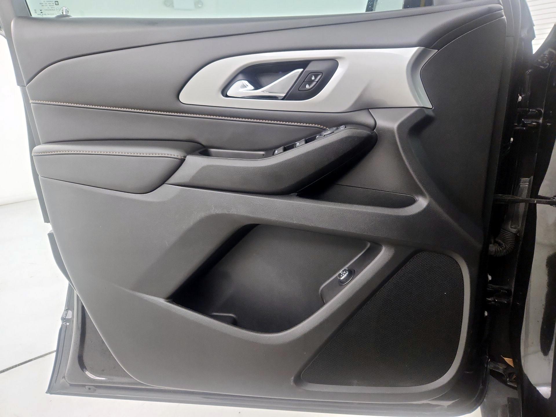 Thumbnail: 2020 Chevrolet Traverse - 12