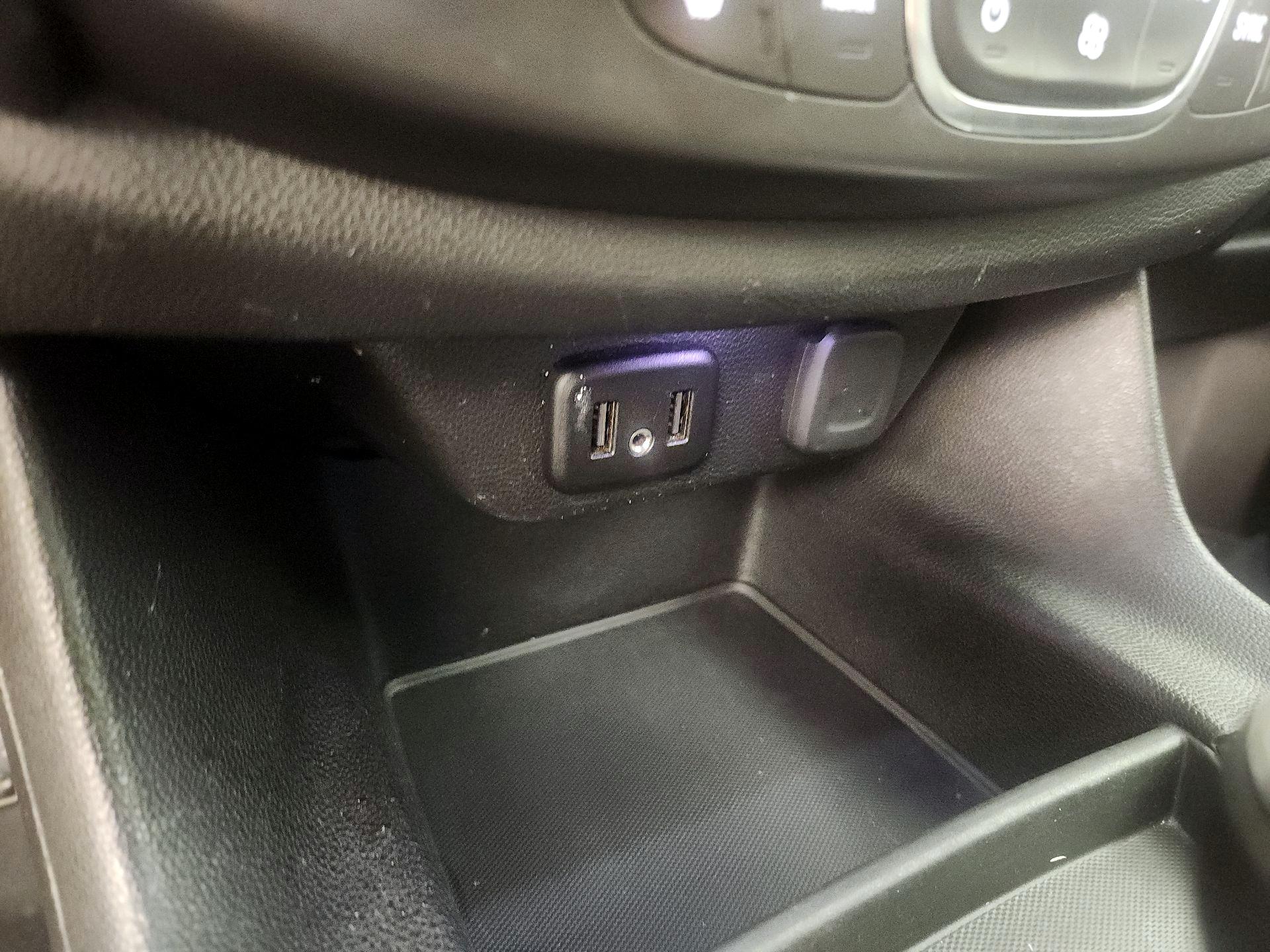 Thumbnail: 2020 Chevrolet Traverse - 18