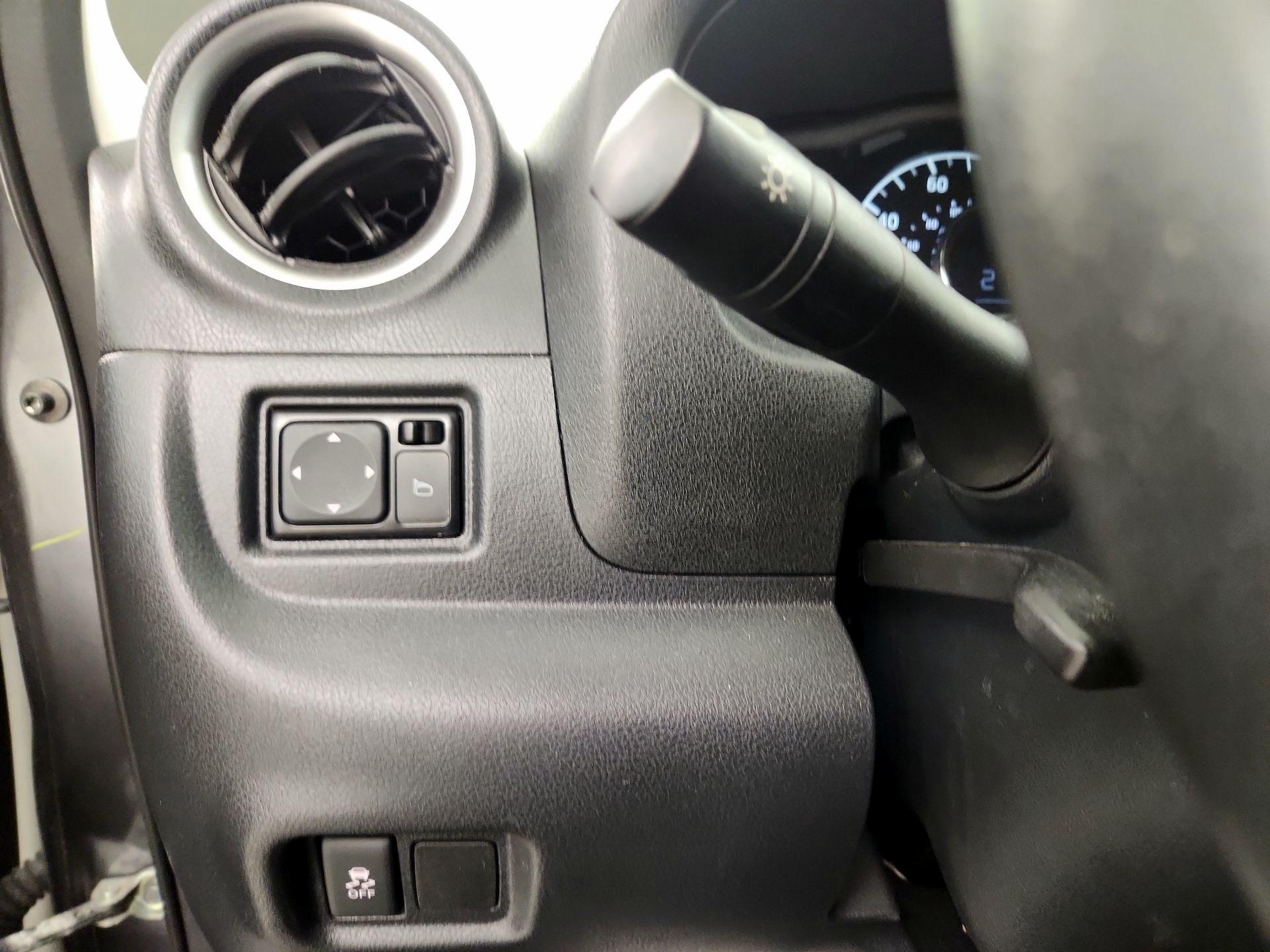 Thumbnail: 2016 Nissan Versa Note - 13