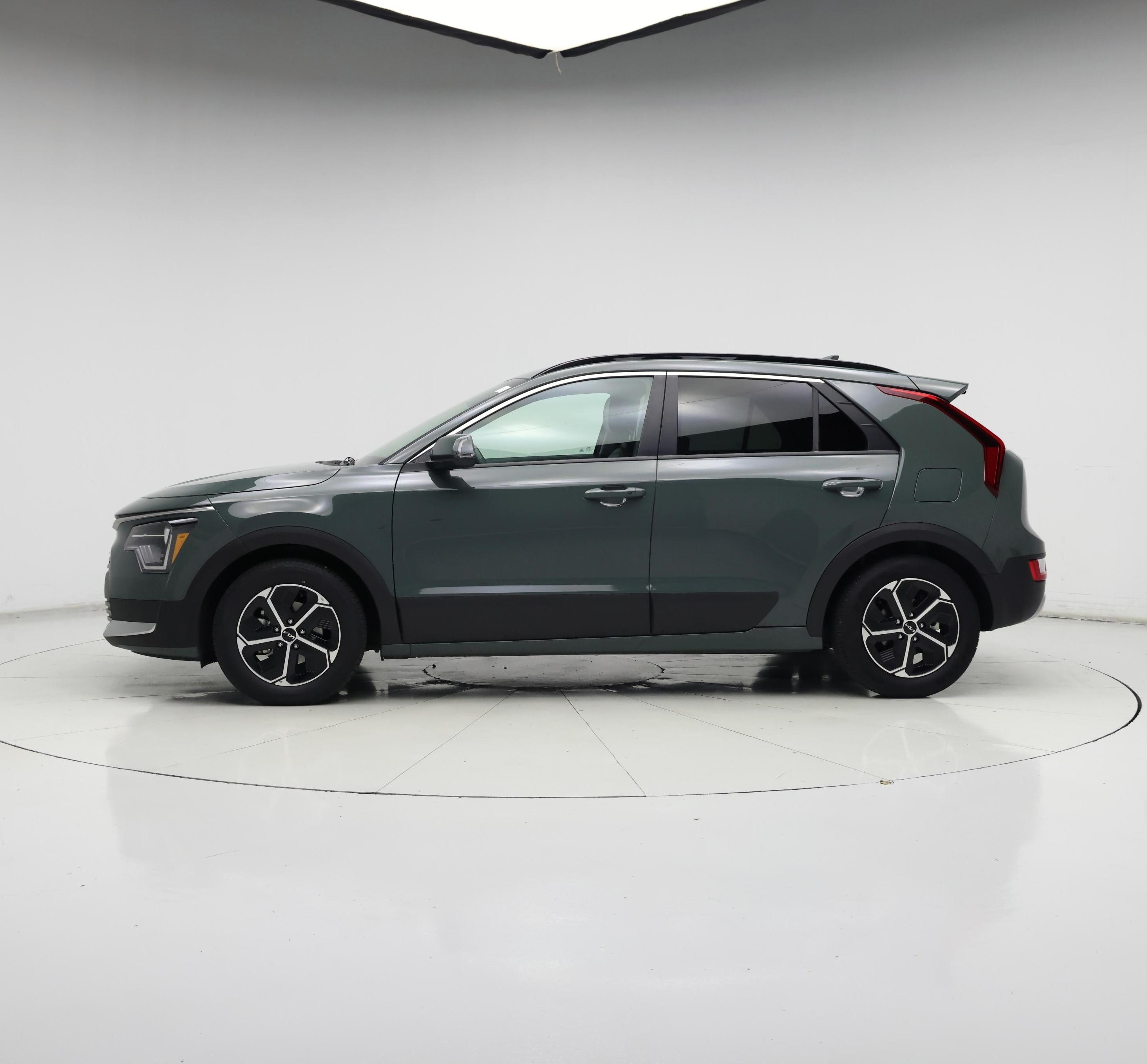Thumbnail: 2023 Kia Niro - 3