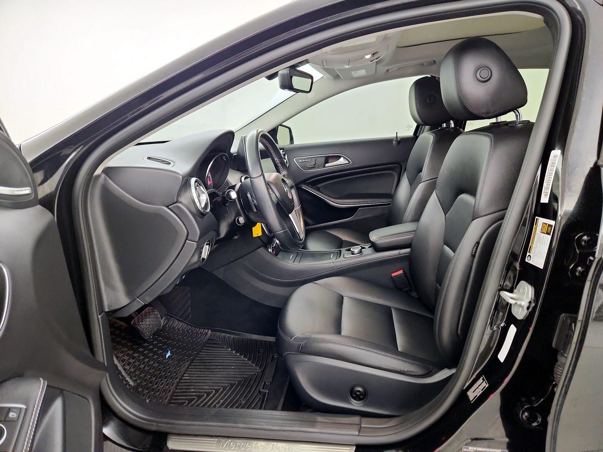 Thumbnail: 2015 Mercedes-Benz GLA - 11