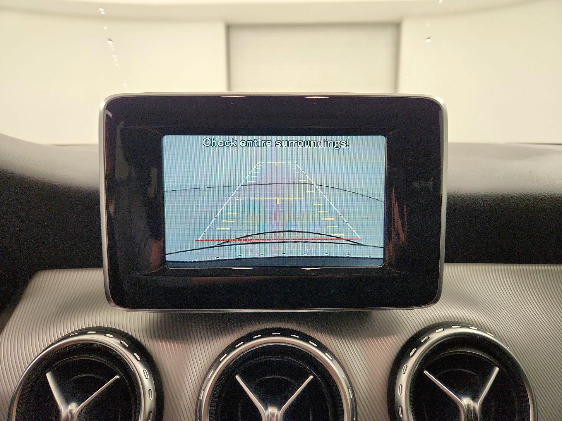 Thumbnail: 2015 Mercedes-Benz GLA - 14