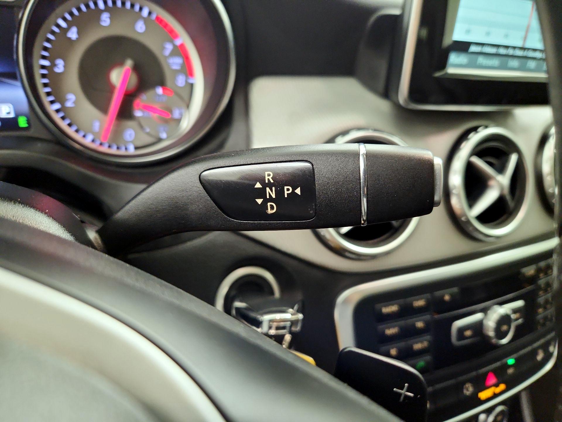 Thumbnail: 2015 Mercedes-Benz GLA - 17